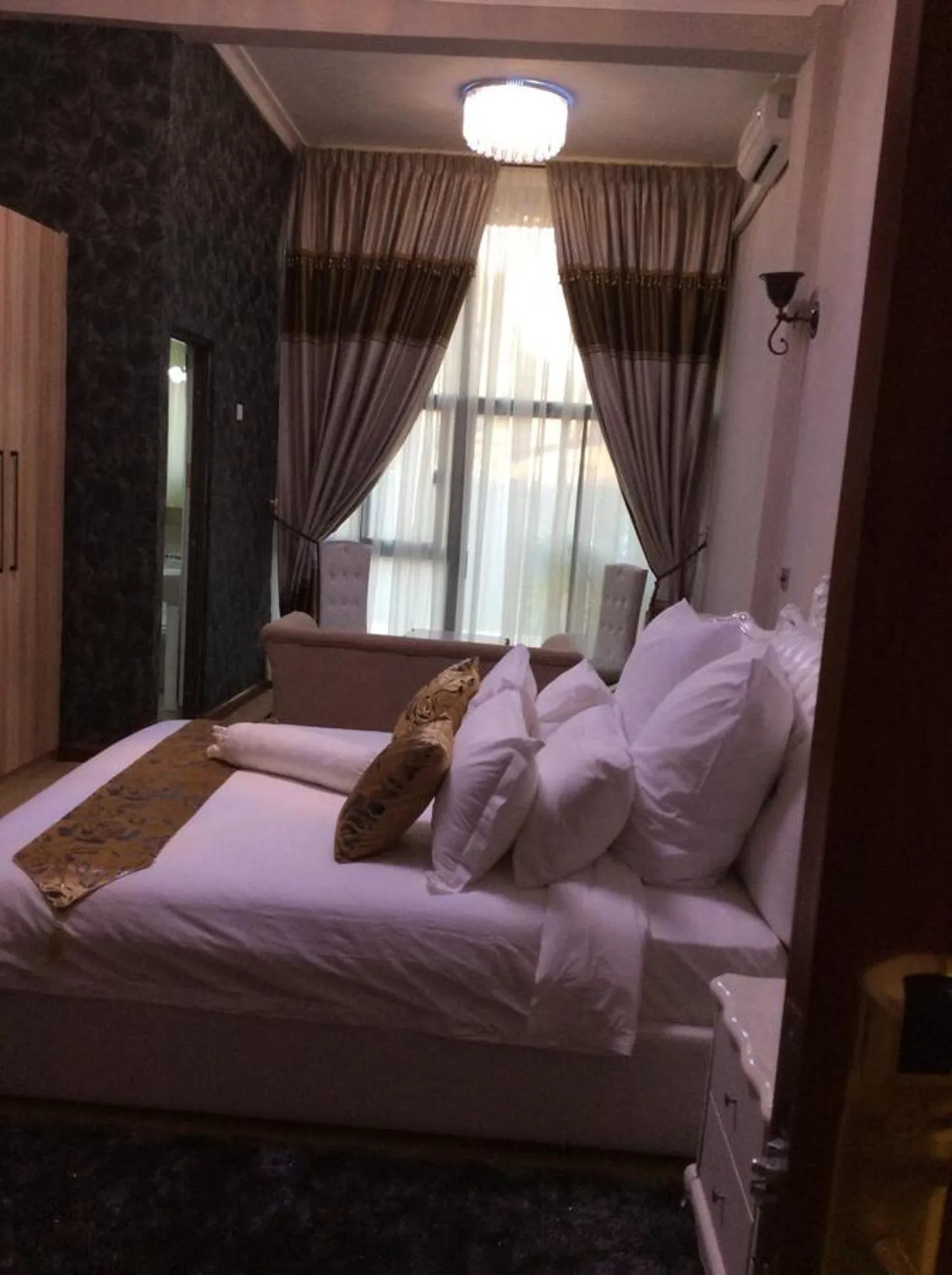 Day, Bed in Sherbourne Hotel