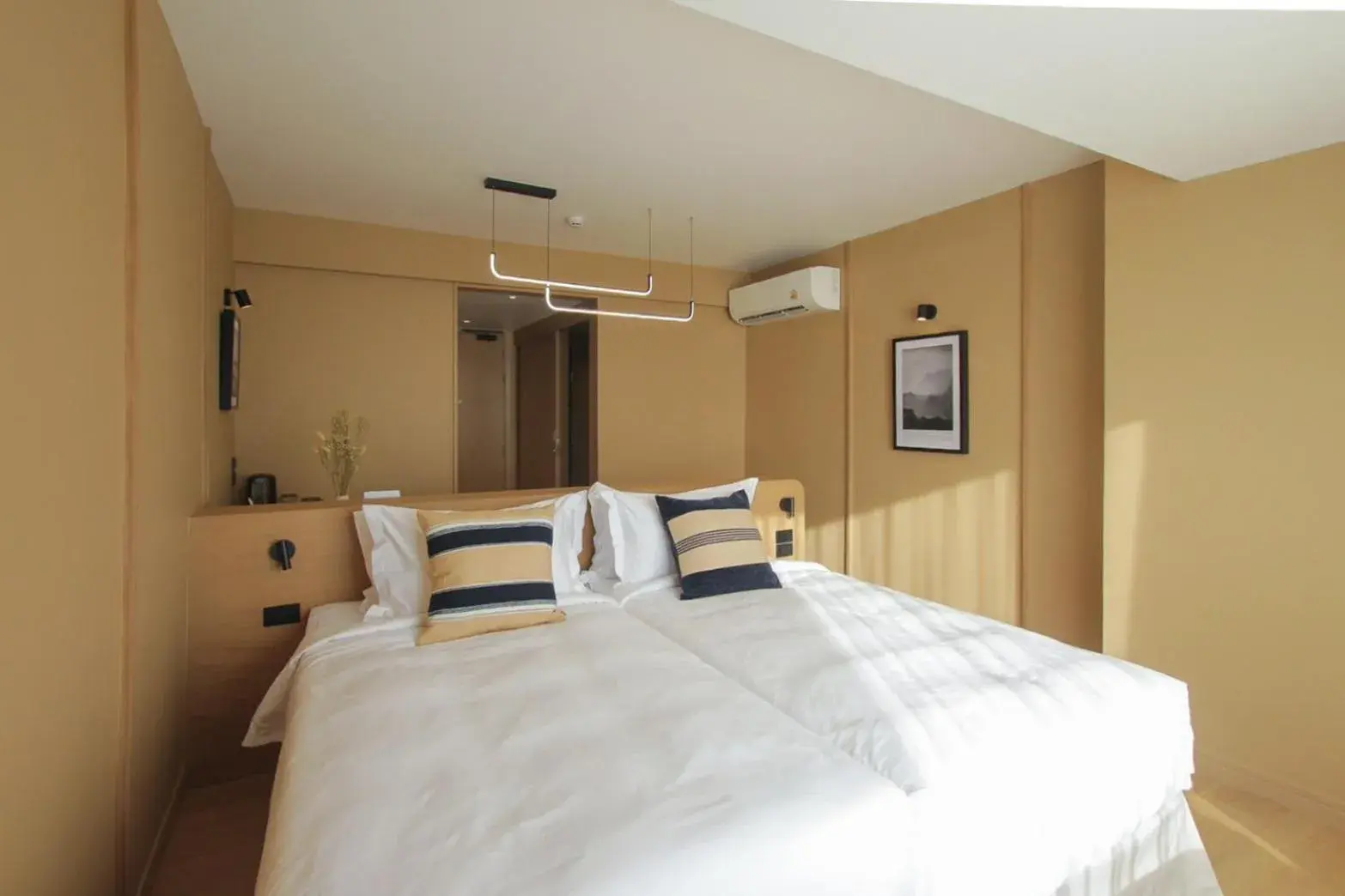 Deluxe Room in LePont Riverfront Resort Nongkhai Deluxe Room in LePont Riverfront Resort Nongkhai