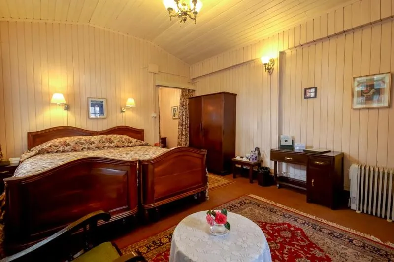 Bed in Windamere Hotel - A Colonial Heritage