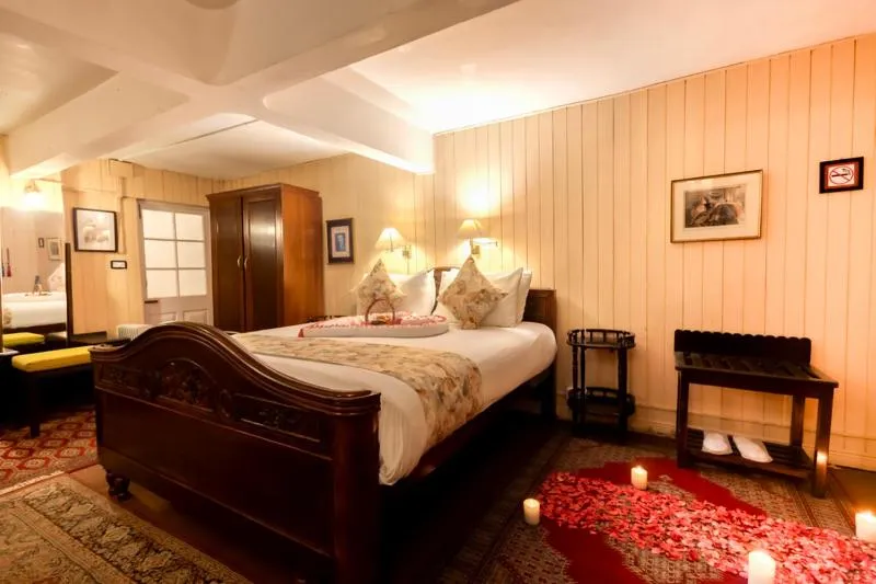Bed in Windamere Hotel - A Colonial Heritage