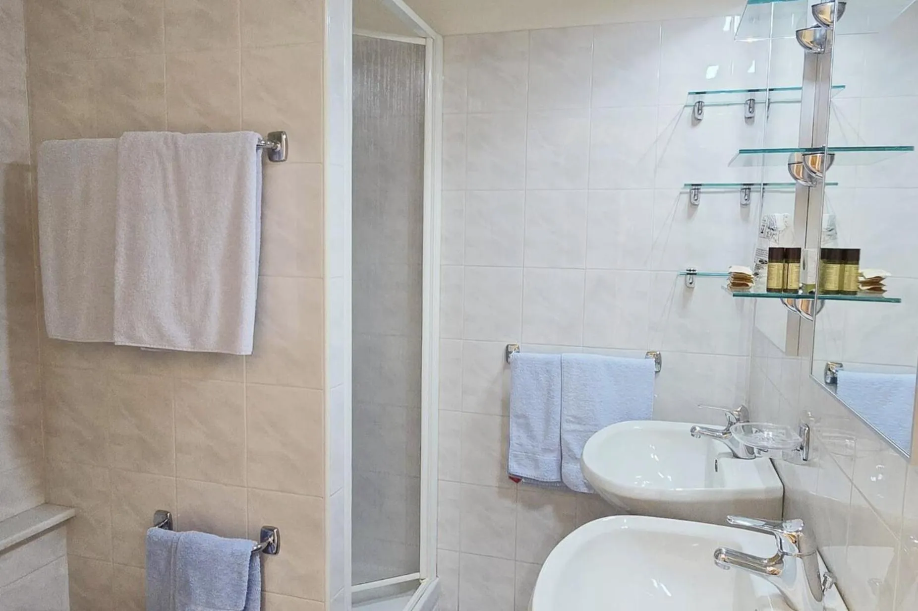 Bathroom in Hotel Posta