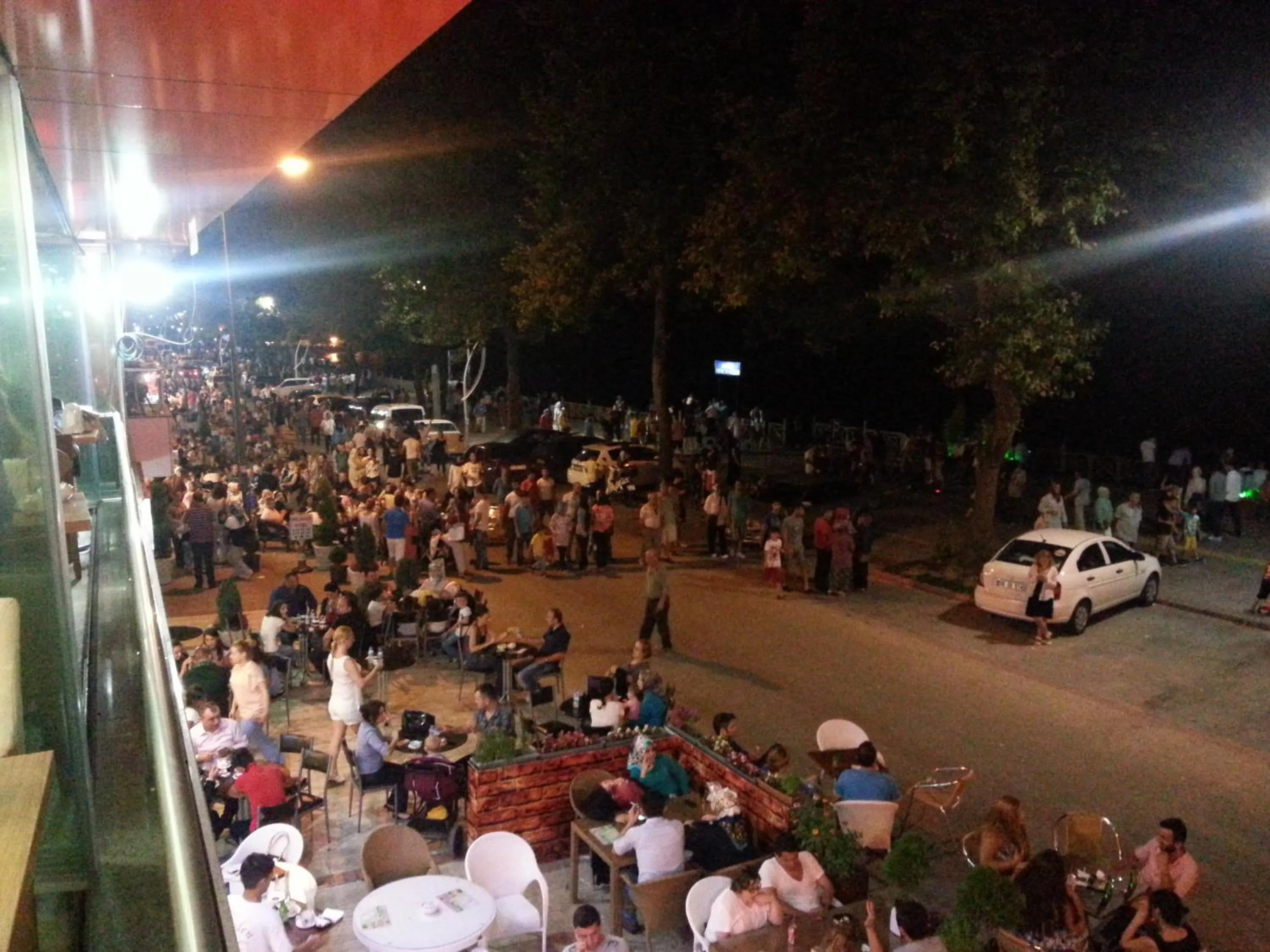 Restaurant/places to eat in Bayraktar Hotel