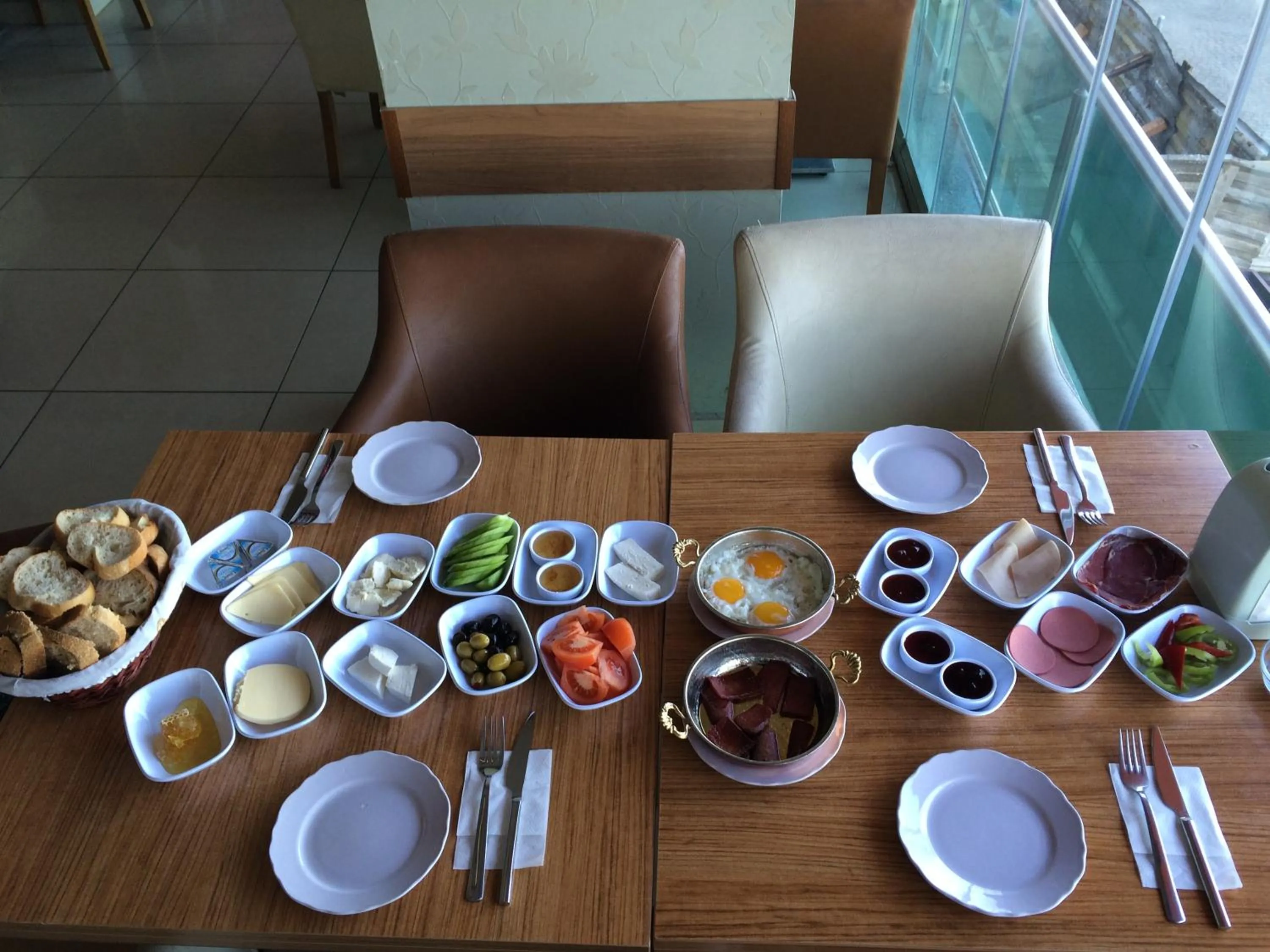 Breakfast in Bayraktar Hotel