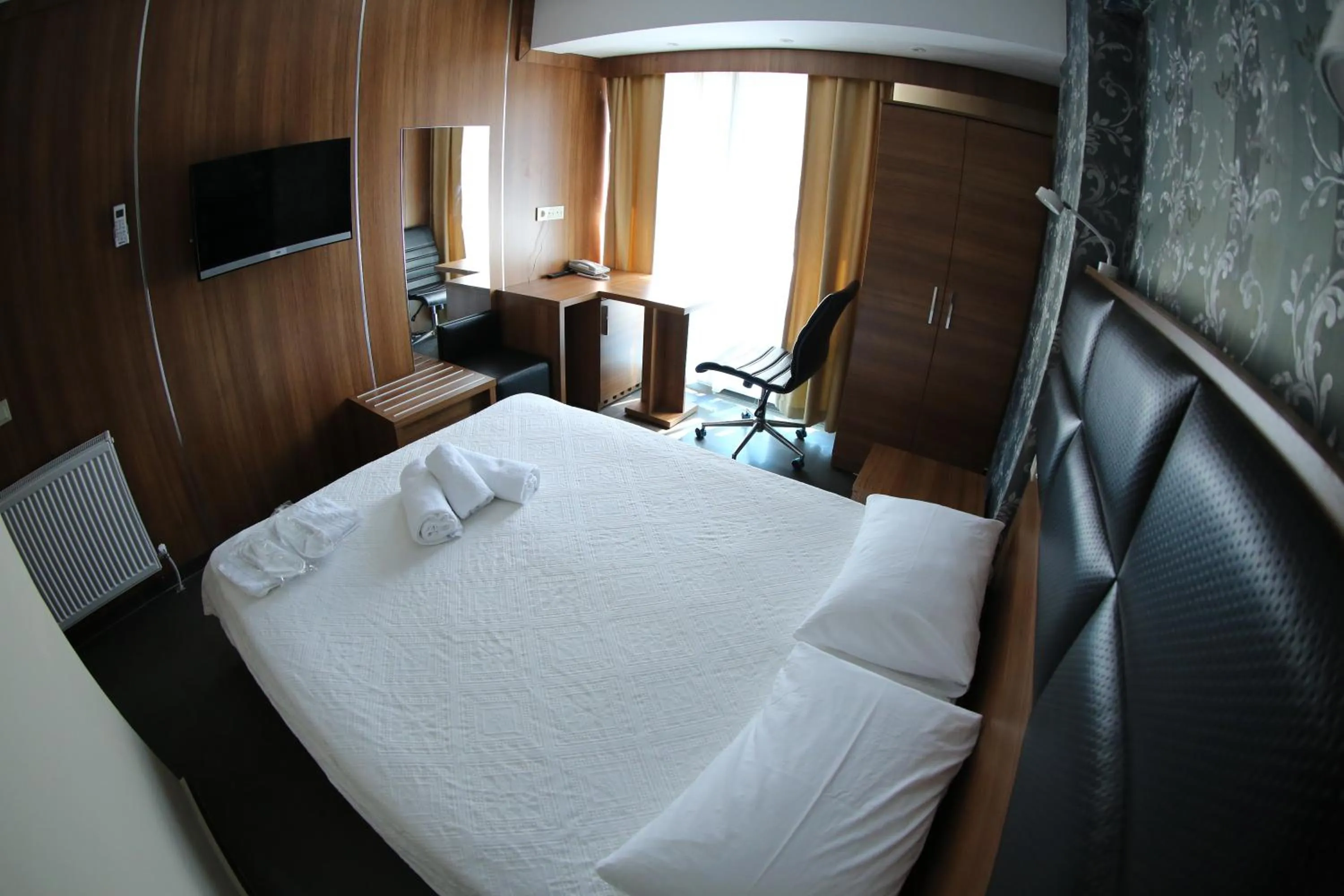 Photo of the whole room, Bed in Bayraktar Hotel