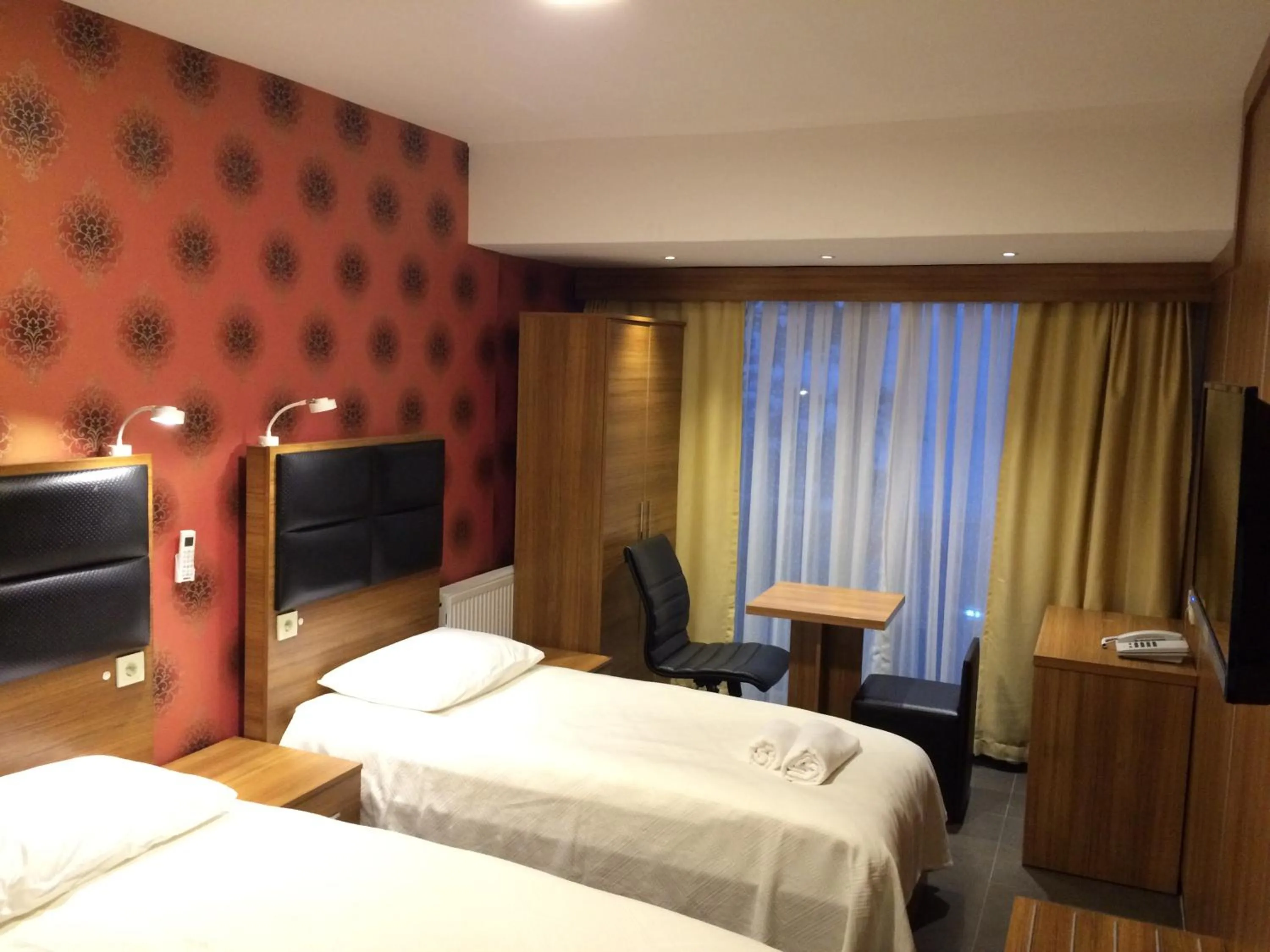 Photo of the whole room, Bed in Bayraktar Hotel