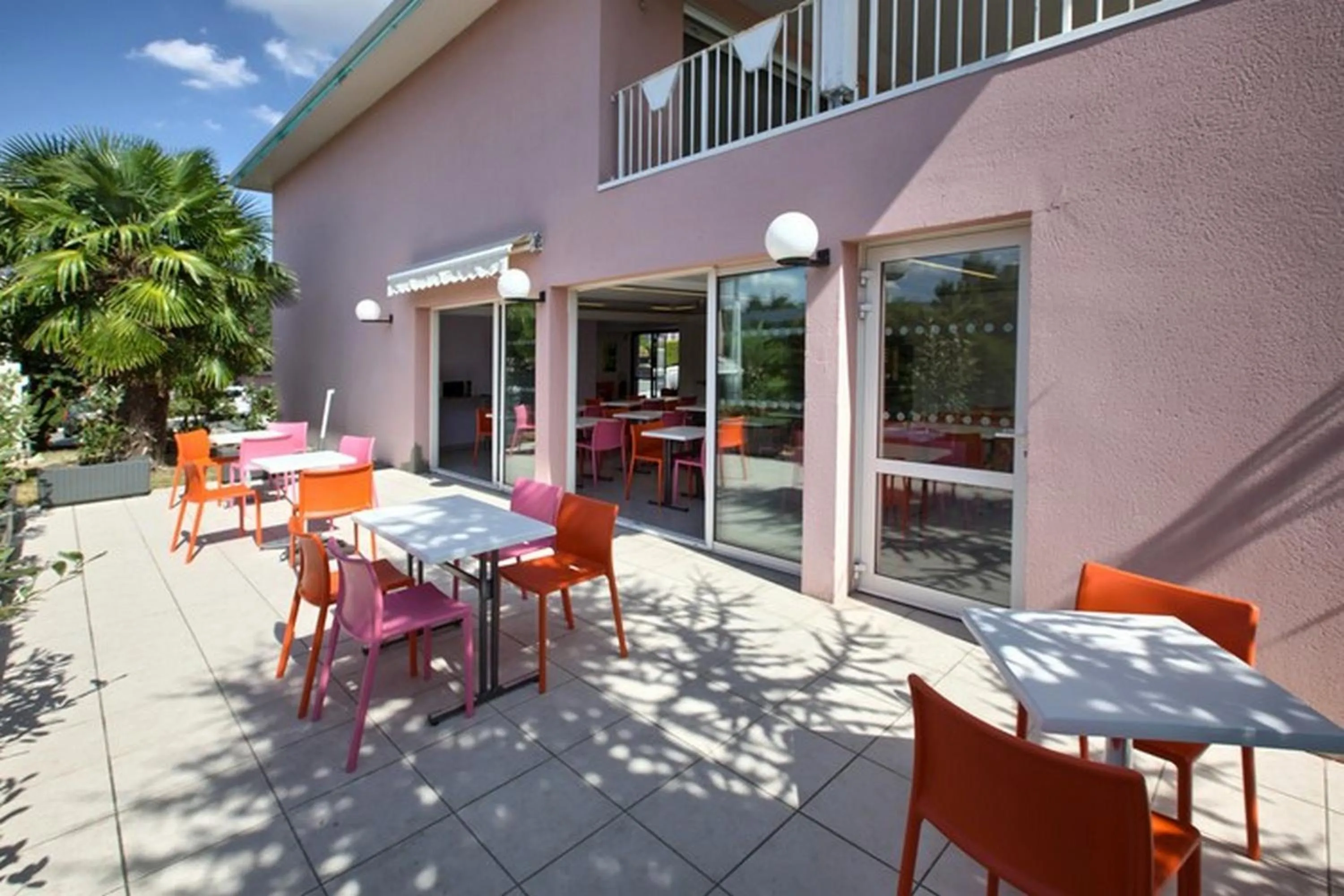 Balcony/Terrace in Hôtel Formules Club 2