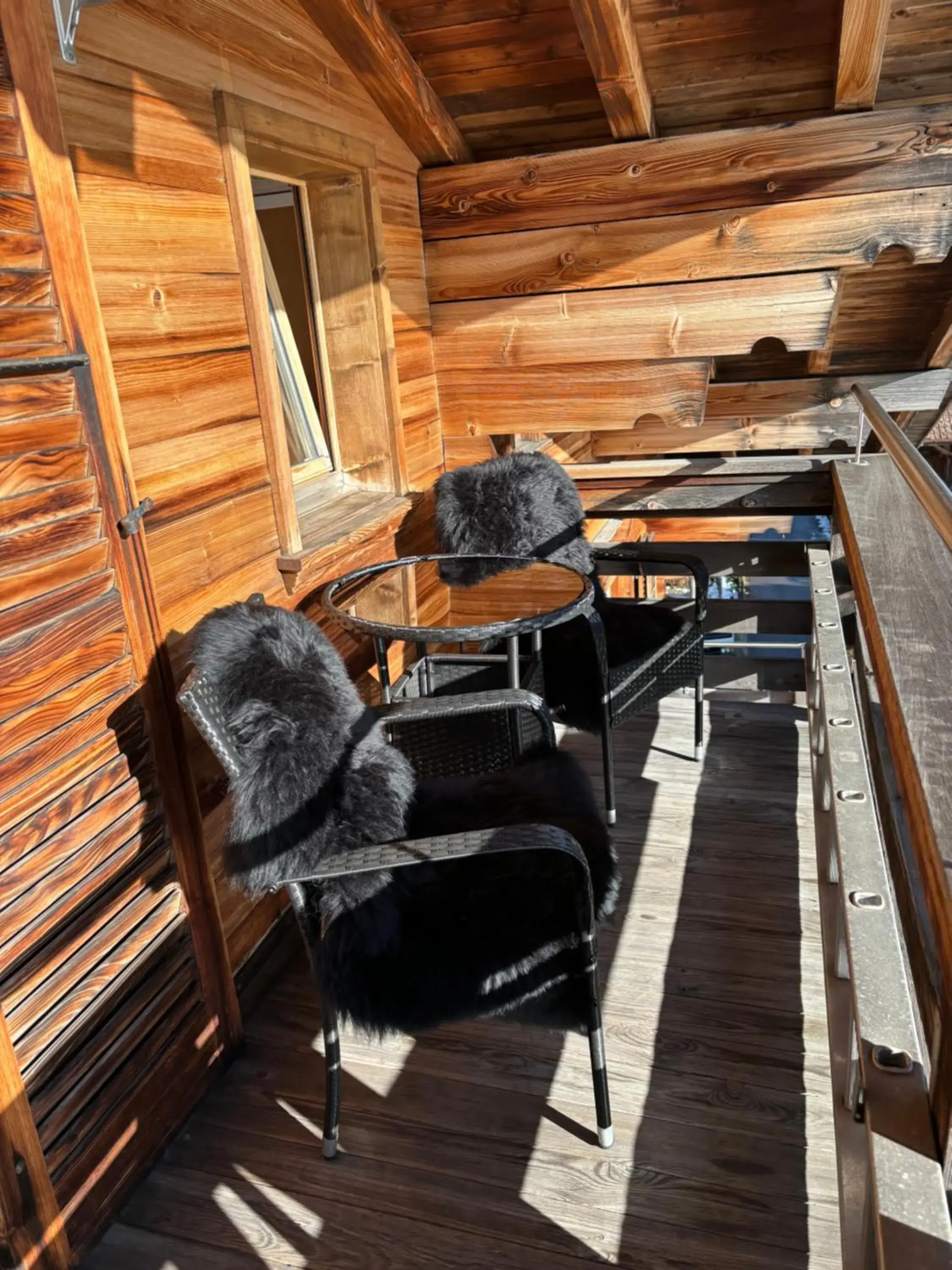 Double Room with Balcony and Lake View in Alpina Boutique Hotel Interlaken - Ringgenberg - Adults only ! Double Room with Balcony and Lake View in Alpina Boutique Hotel Interlaken - Ringgenberg - Adults only !