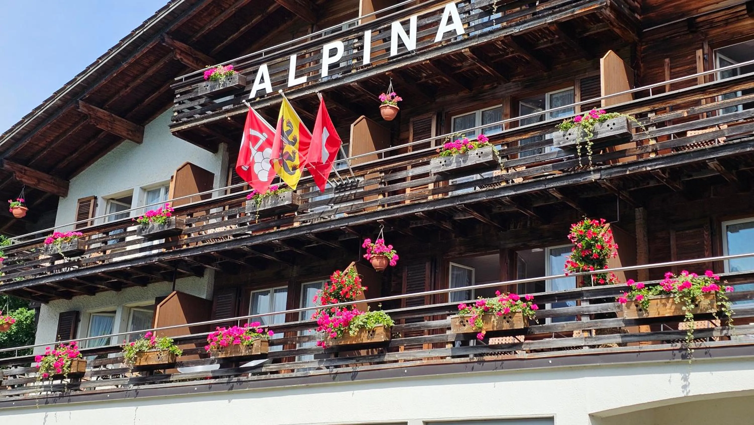 Property building in Alpina Boutique Hotel Interlaken - Ringgenberg - Adults only !