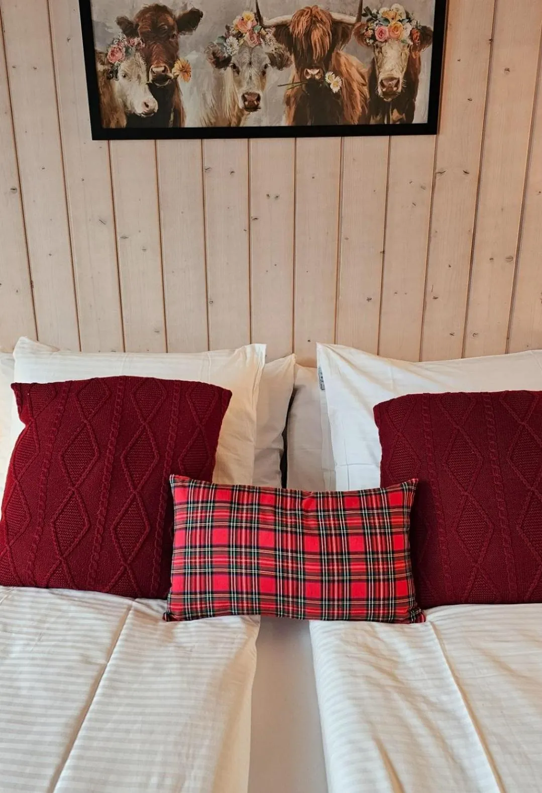 Bed in Alpina Boutique Hotel Interlaken - Ringgenberg - Adults only !