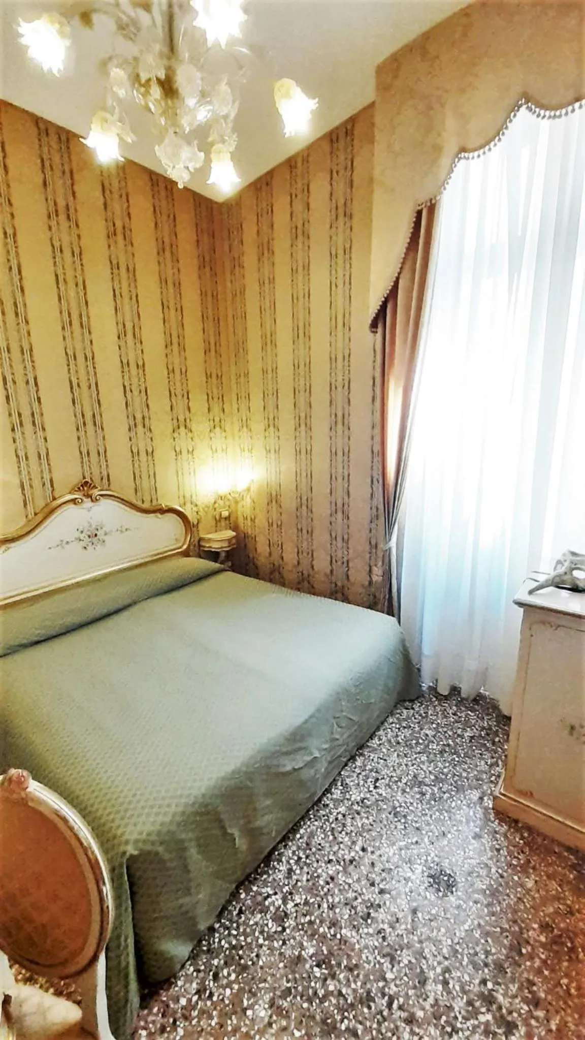 Photo of the whole room, Bed in Locanda Barbarigo