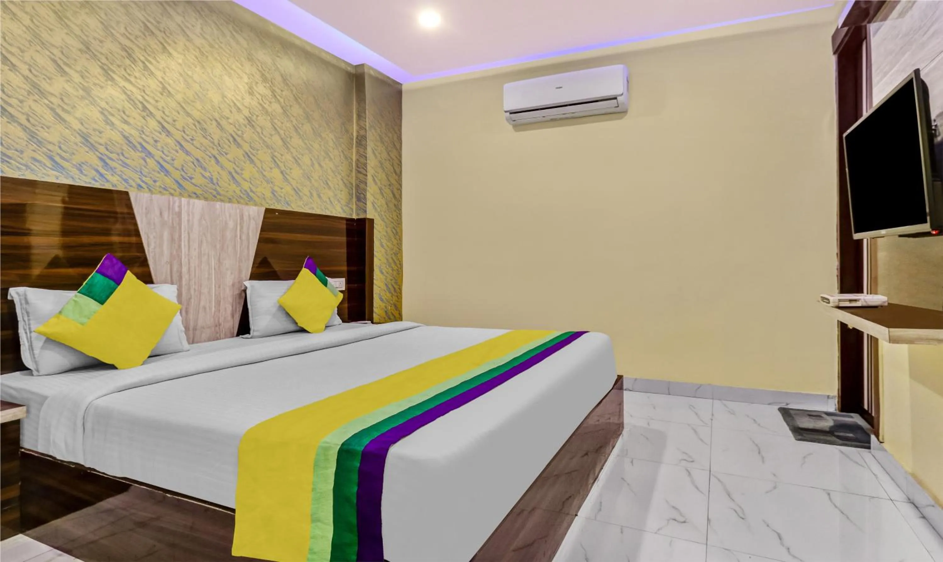 Bed in Hotel Royal Residency Near ISBT-Max Hospital Mohali Chandigarh