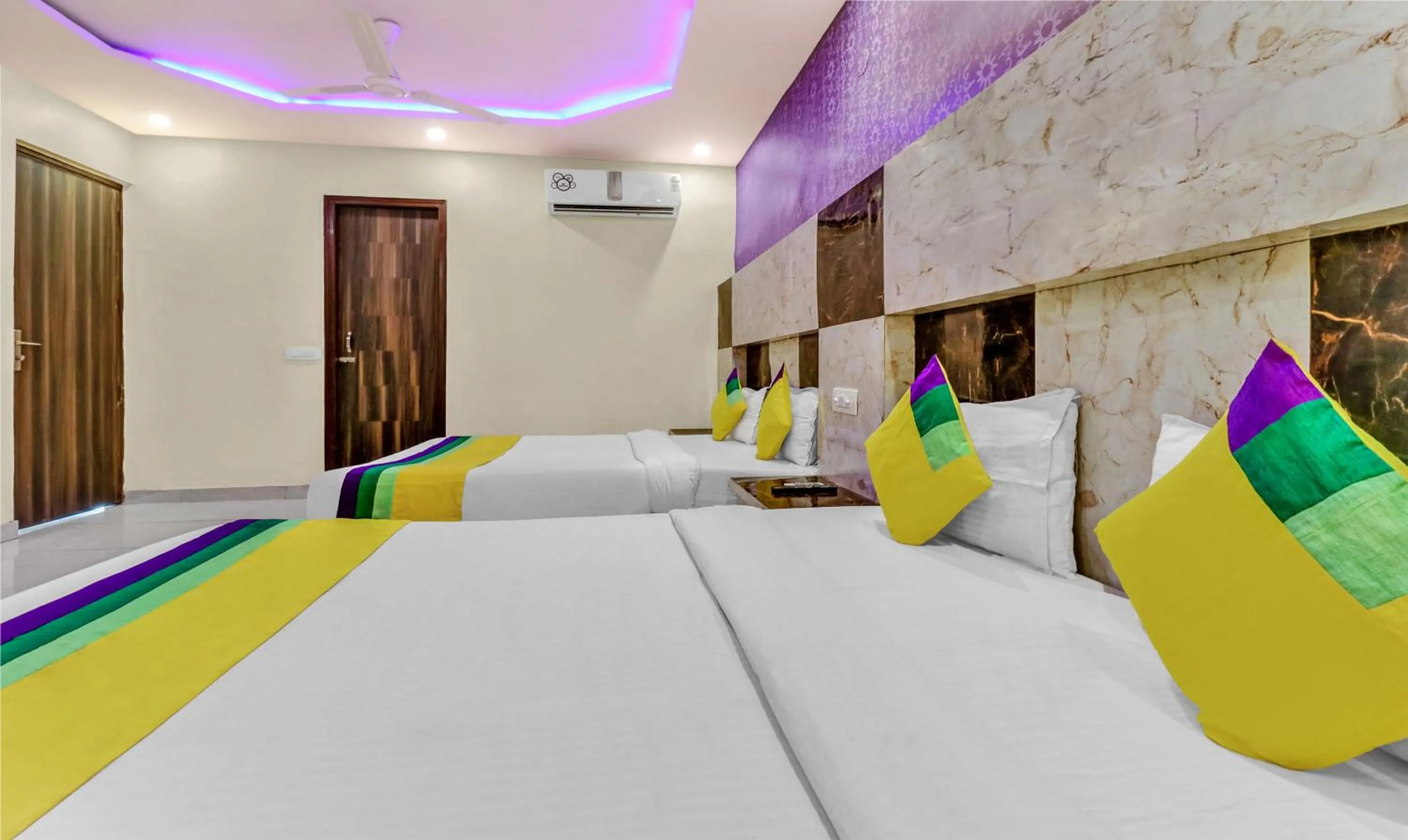 Bed in Hotel Royal Residency Near ISBT-Max Hospital Mohali Chandigarh