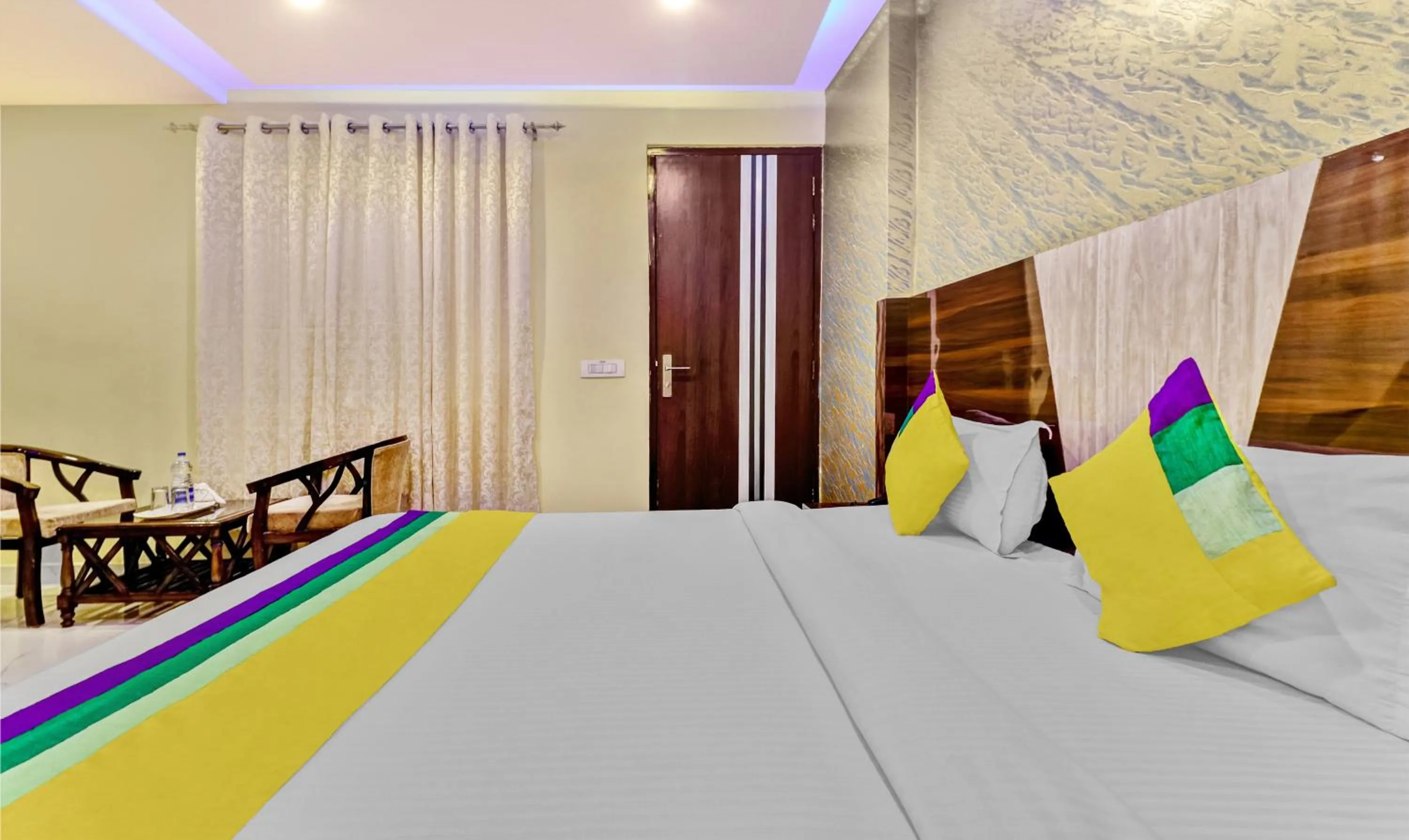 Bed in Hotel Royal Residency Near ISBT-Max Hospital Mohali Chandigarh
