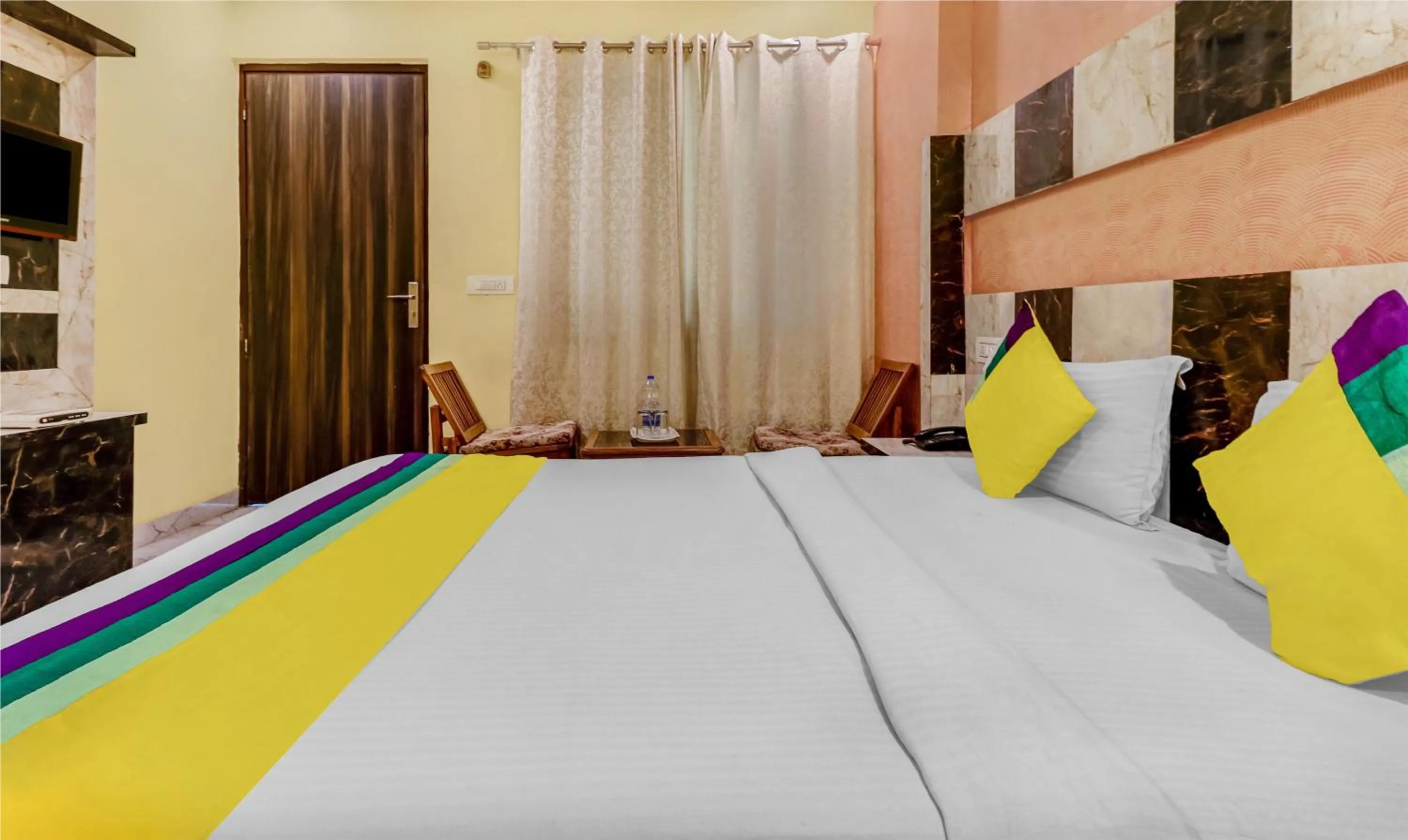 Bed in Hotel Royal Residency Near ISBT-Max Hospital Mohali Chandigarh