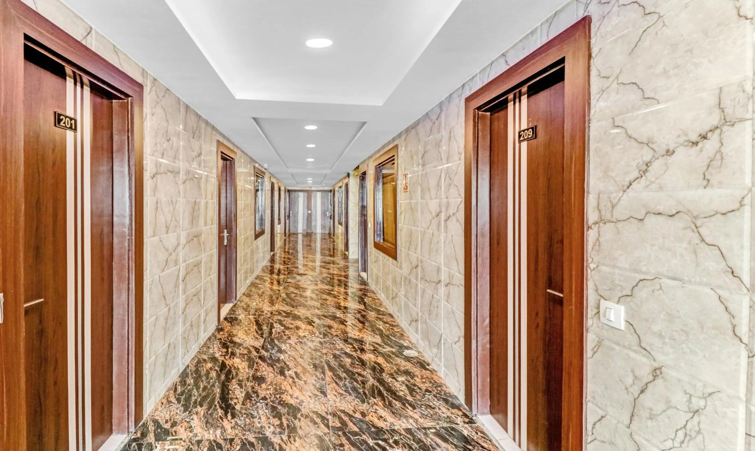 Lobby or reception in Hotel Royal Residency Near ISBT-Max Hospital Mohali Chandigarh