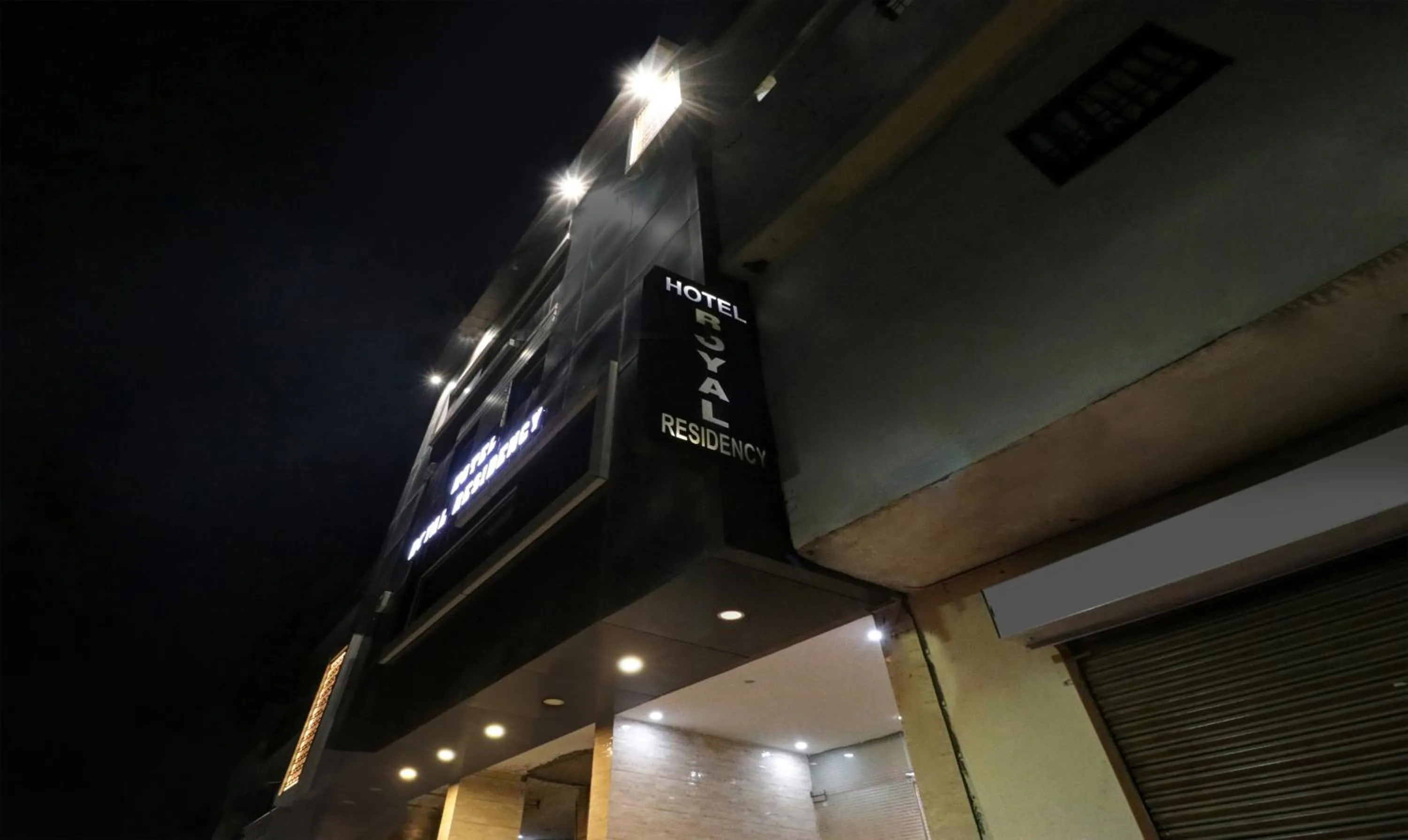 Facade/entrance in Hotel Royal Residency Near ISBT-Max Hospital Mohali Chandigarh