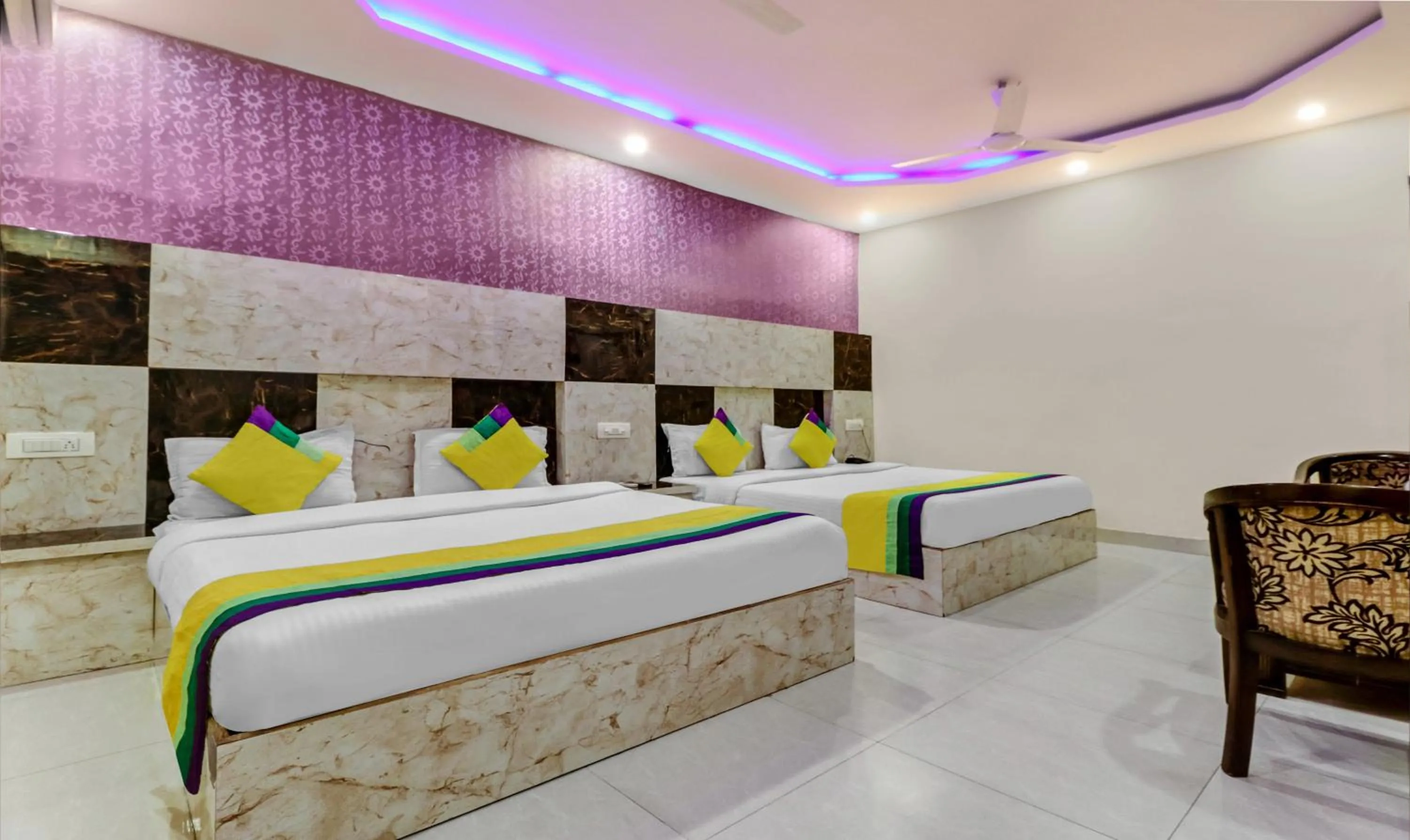 Bed in Hotel Royal Residency Near ISBT-Max Hospital Mohali Chandigarh