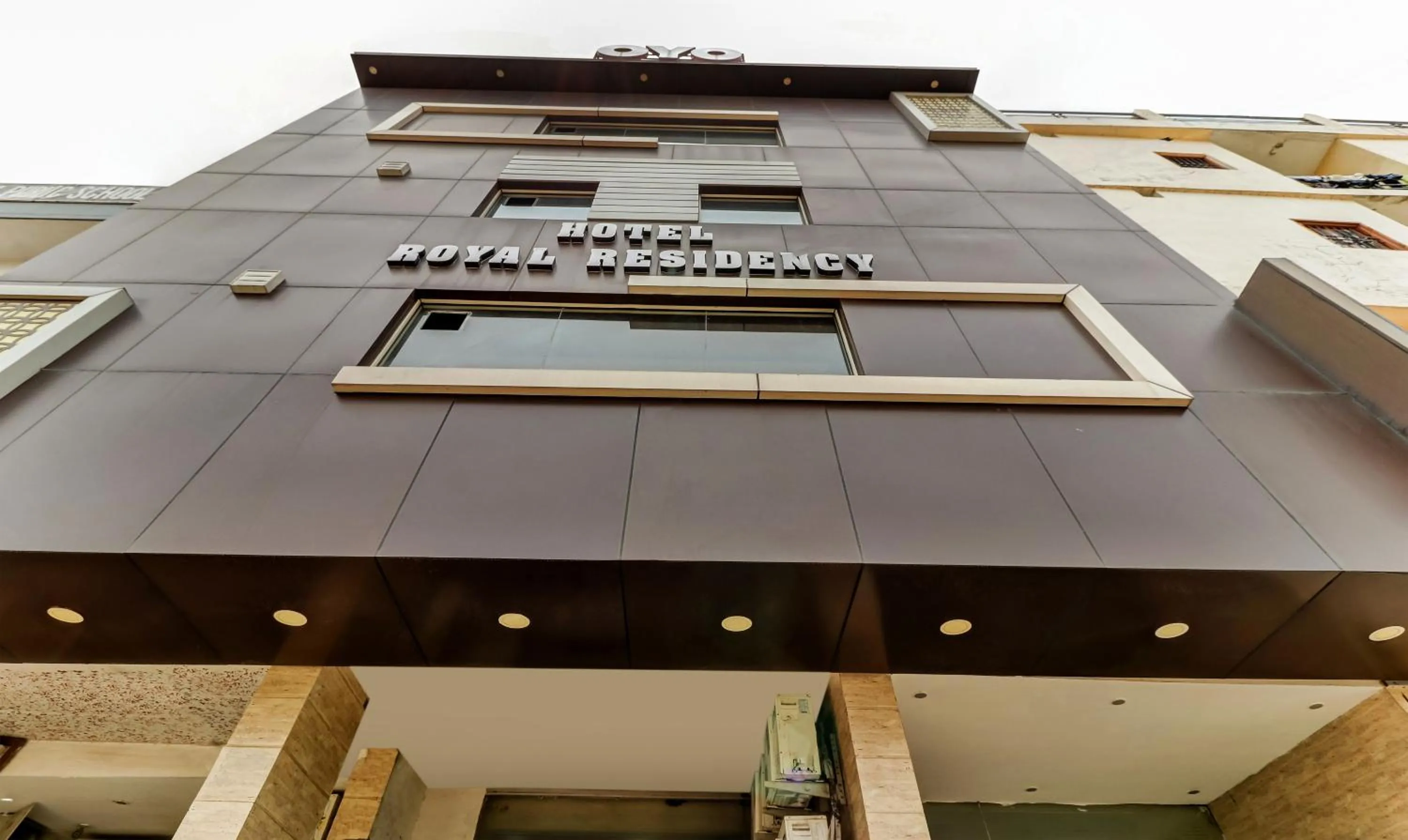 Property building in Hotel Royal Residency Near ISBT-Max Hospital Mohali Chandigarh