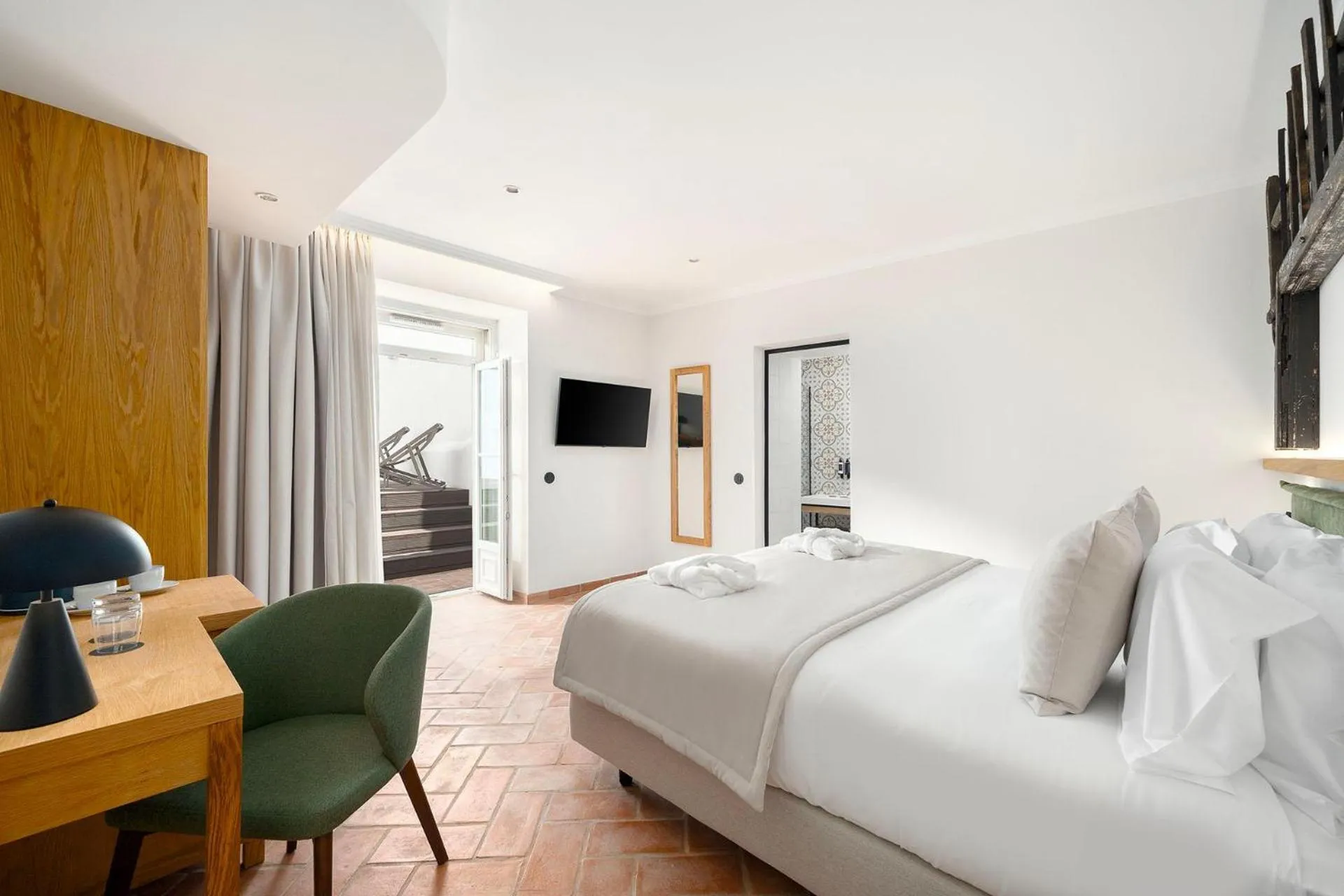 Photo of the whole room, Bed in Água Hotels Lagos Bay