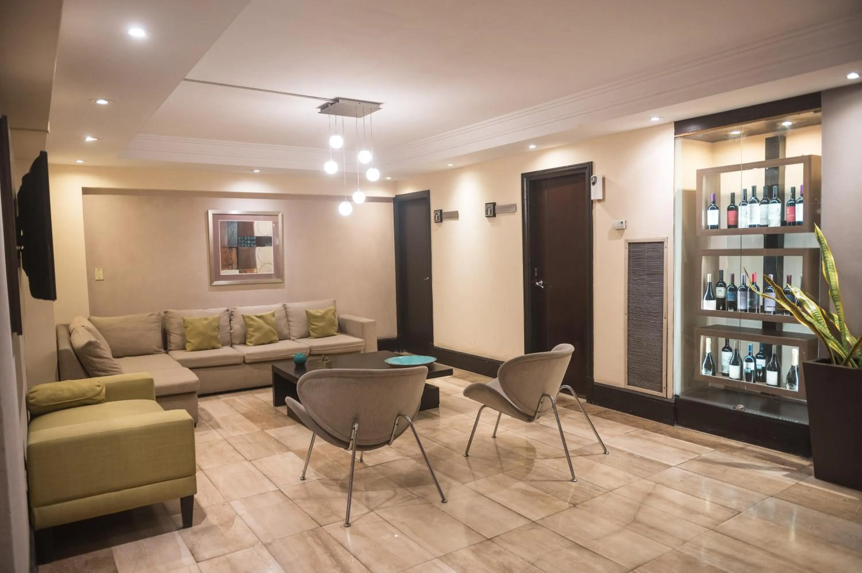 Lobby or reception in Premium Tower Suites Mendoza