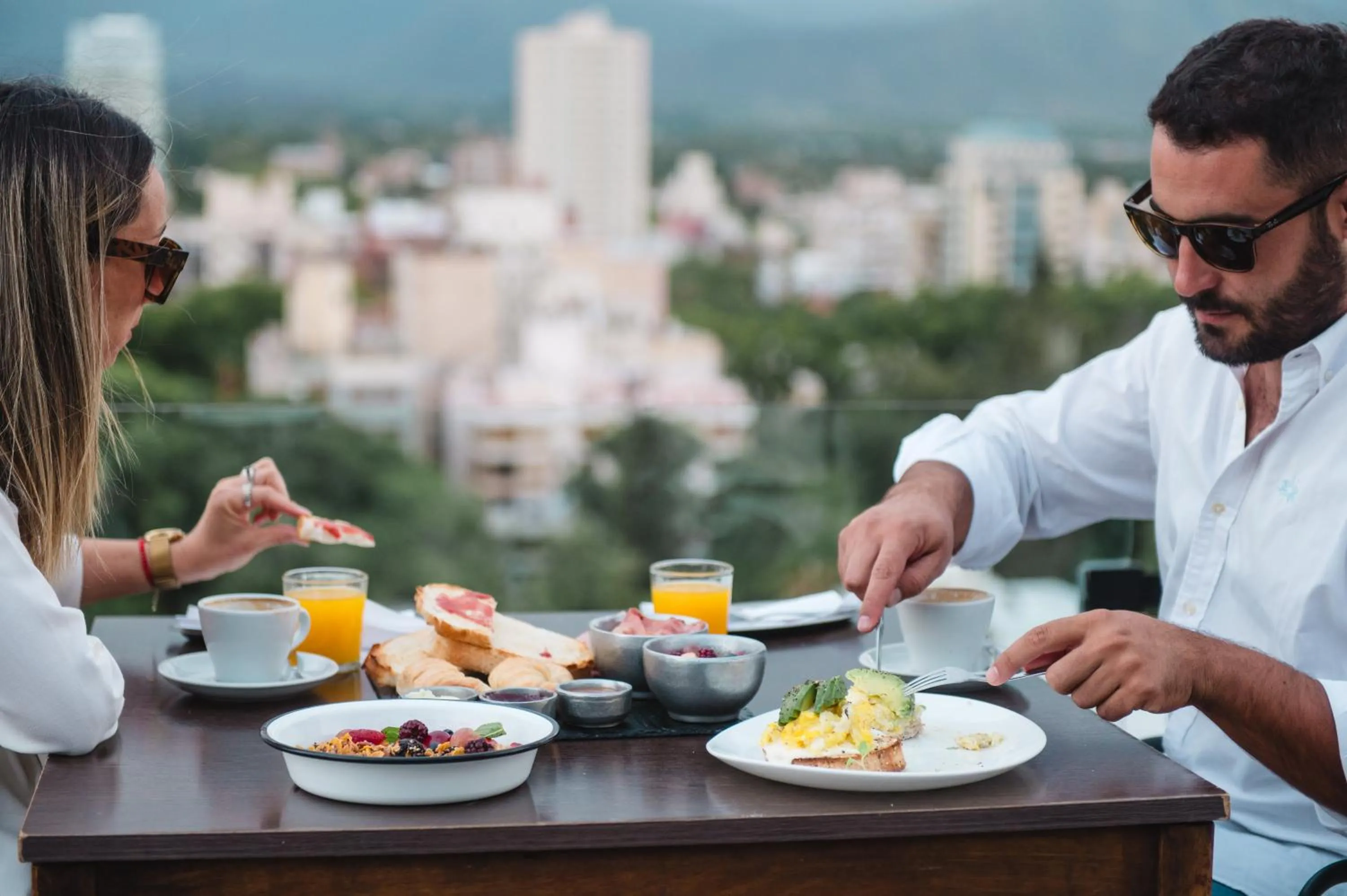 Restaurant/places to eat in Premium Tower Suites Mendoza
