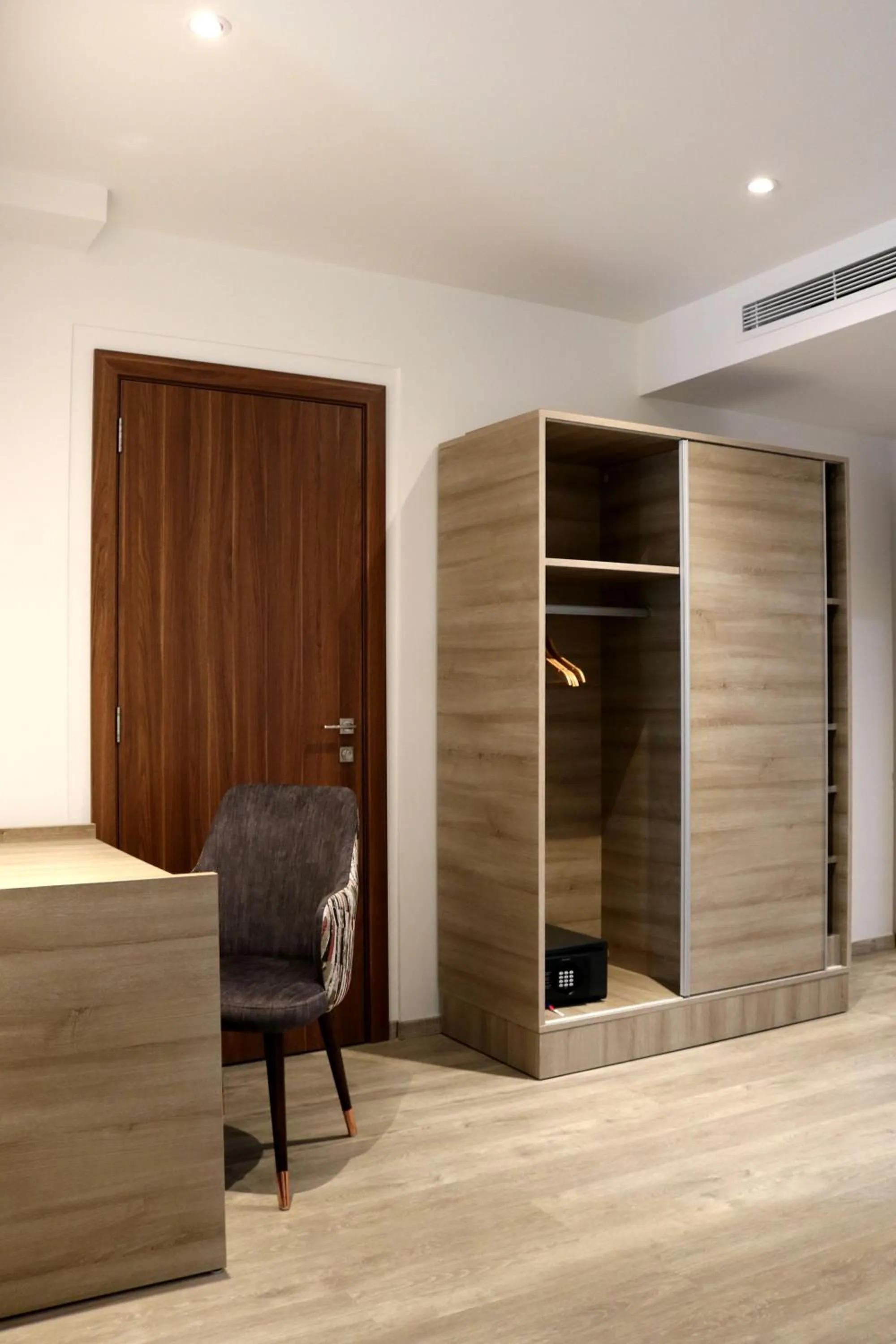 hair dresser in El Aziz Inn