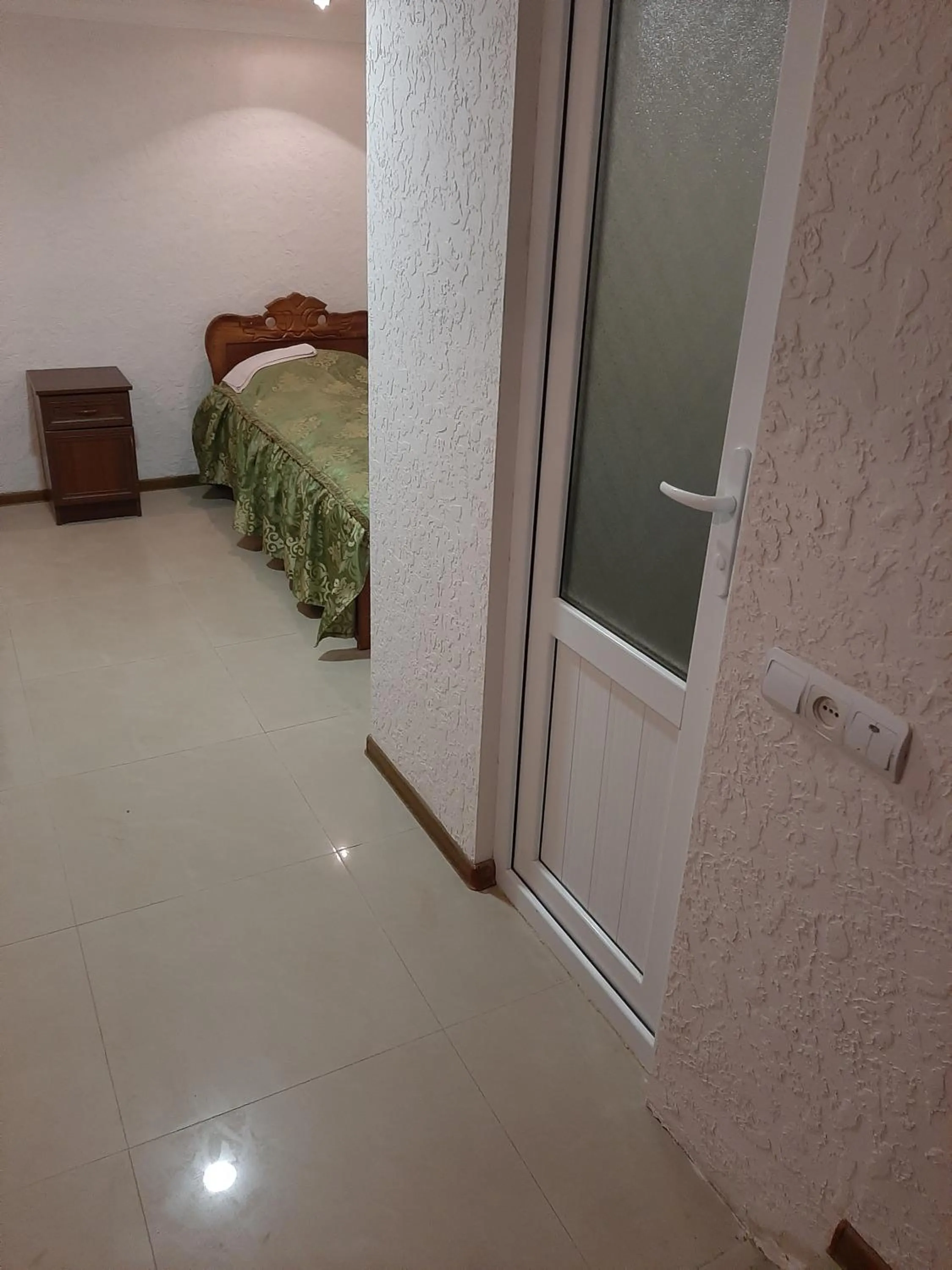 Bed in NarVar Hotel
