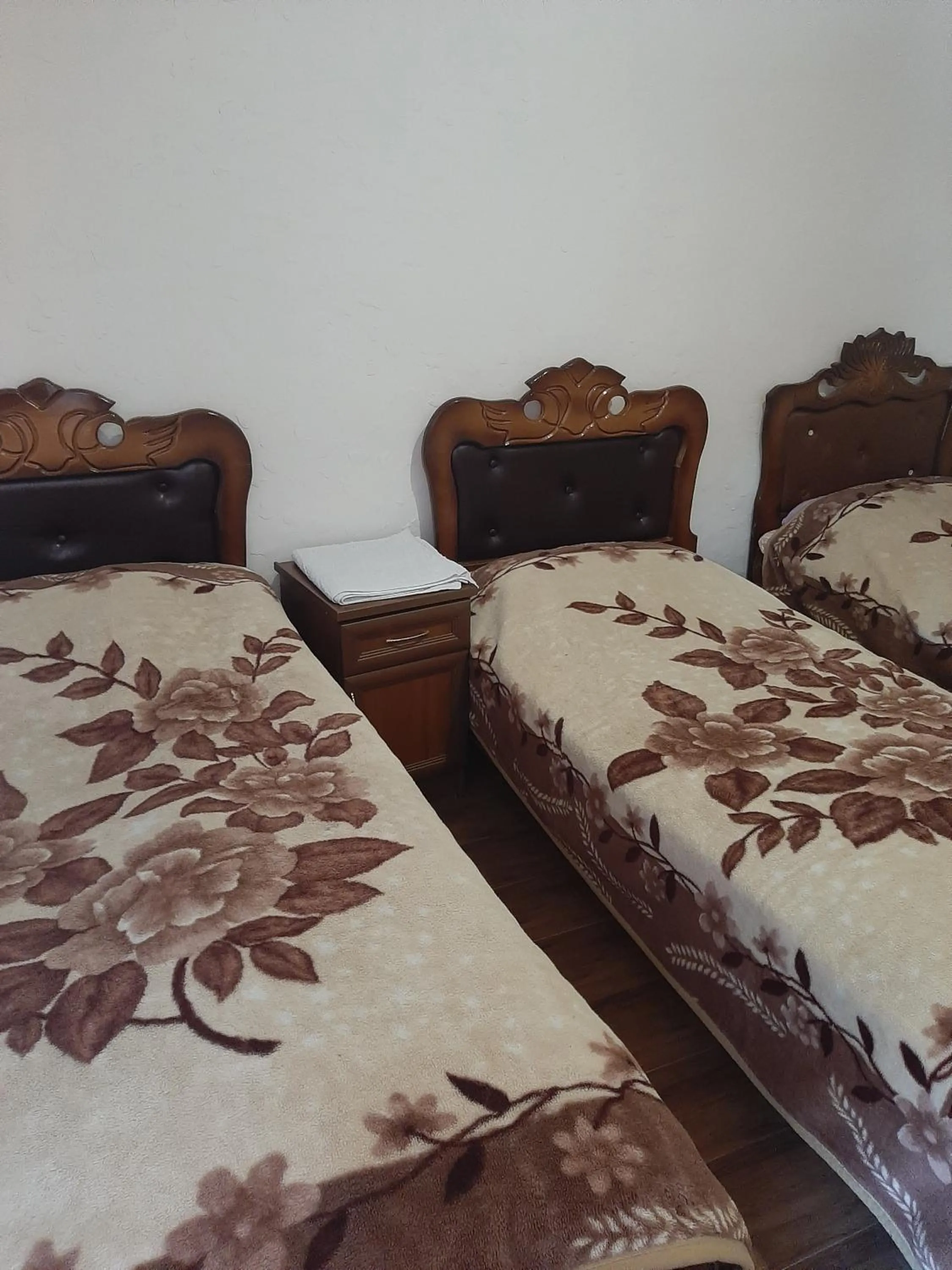Bed in NarVar Hotel