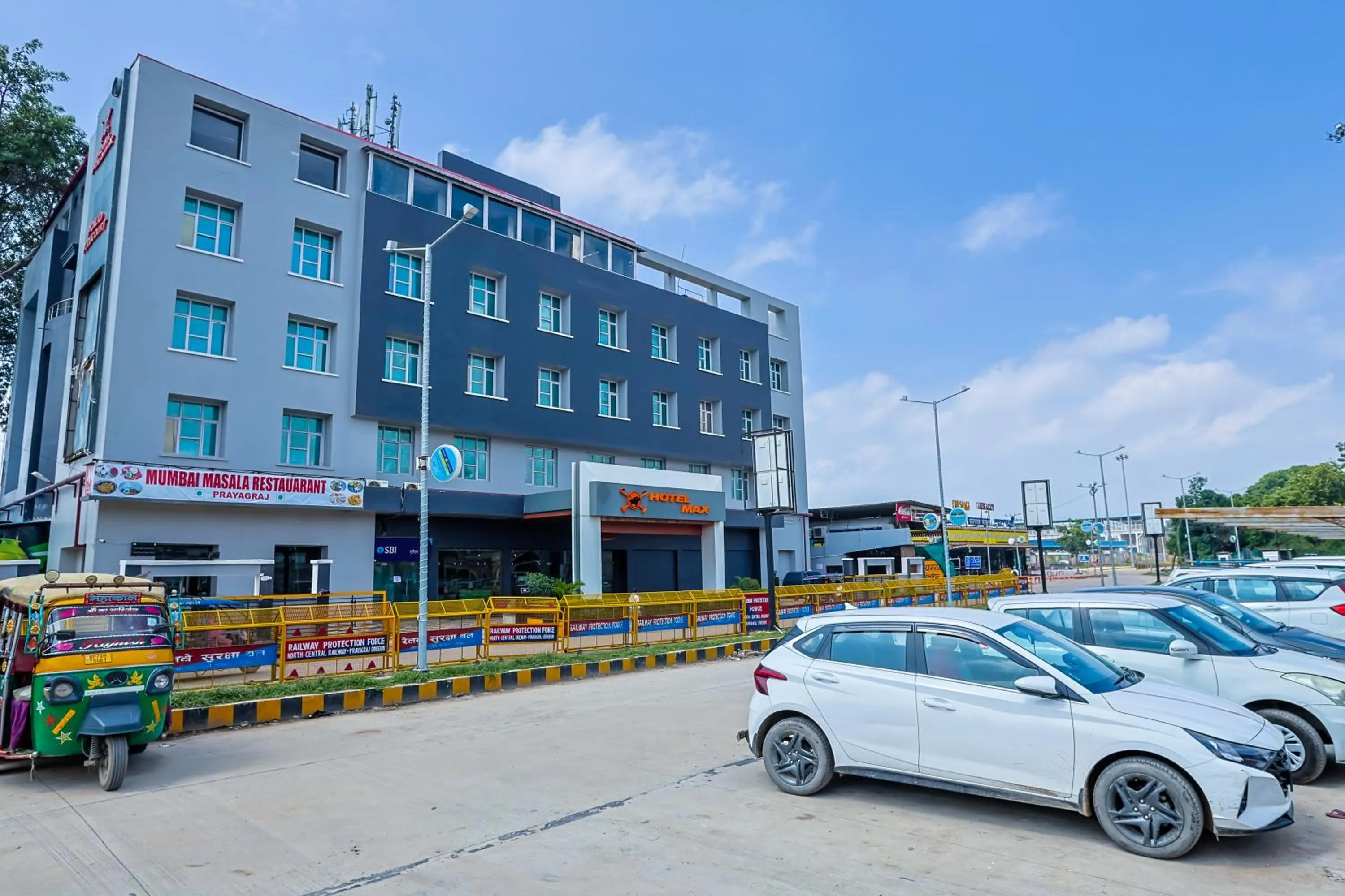 Parking in Max Hotels Prayagraj