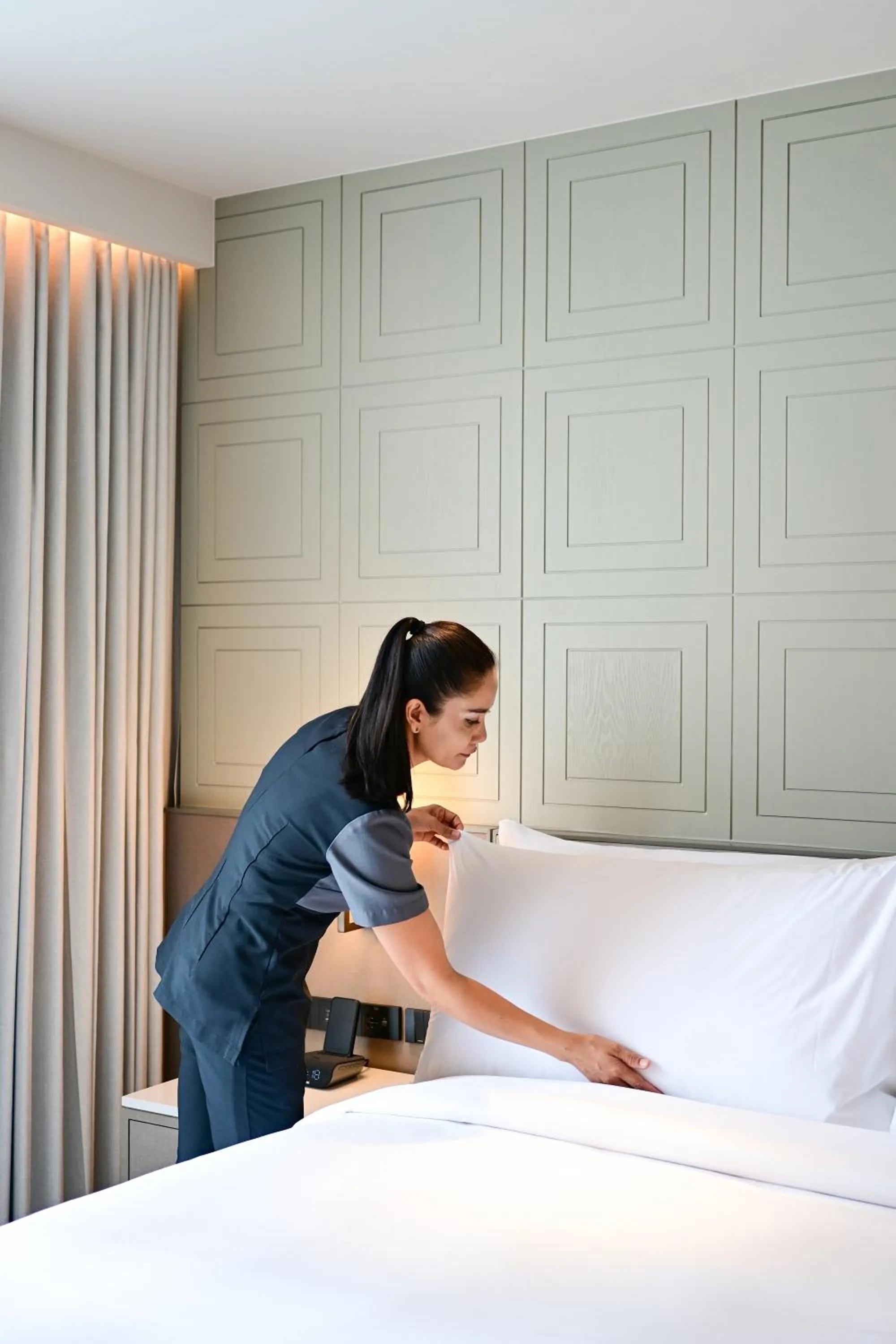 Staff, Bed in Courtyard by Marriott Bangkok Sukhumvit 20