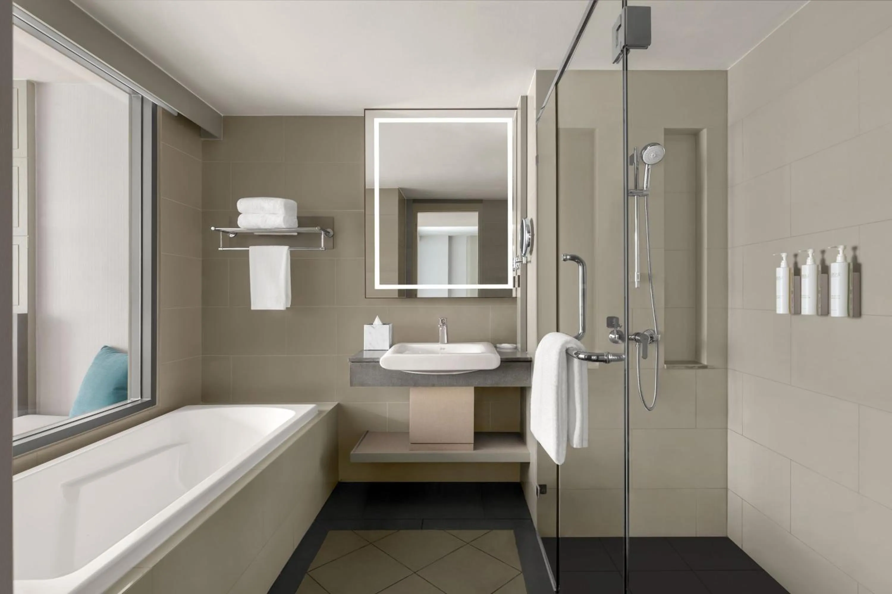 Bathroom in Courtyard by Marriott Bangkok Sukhumvit 20