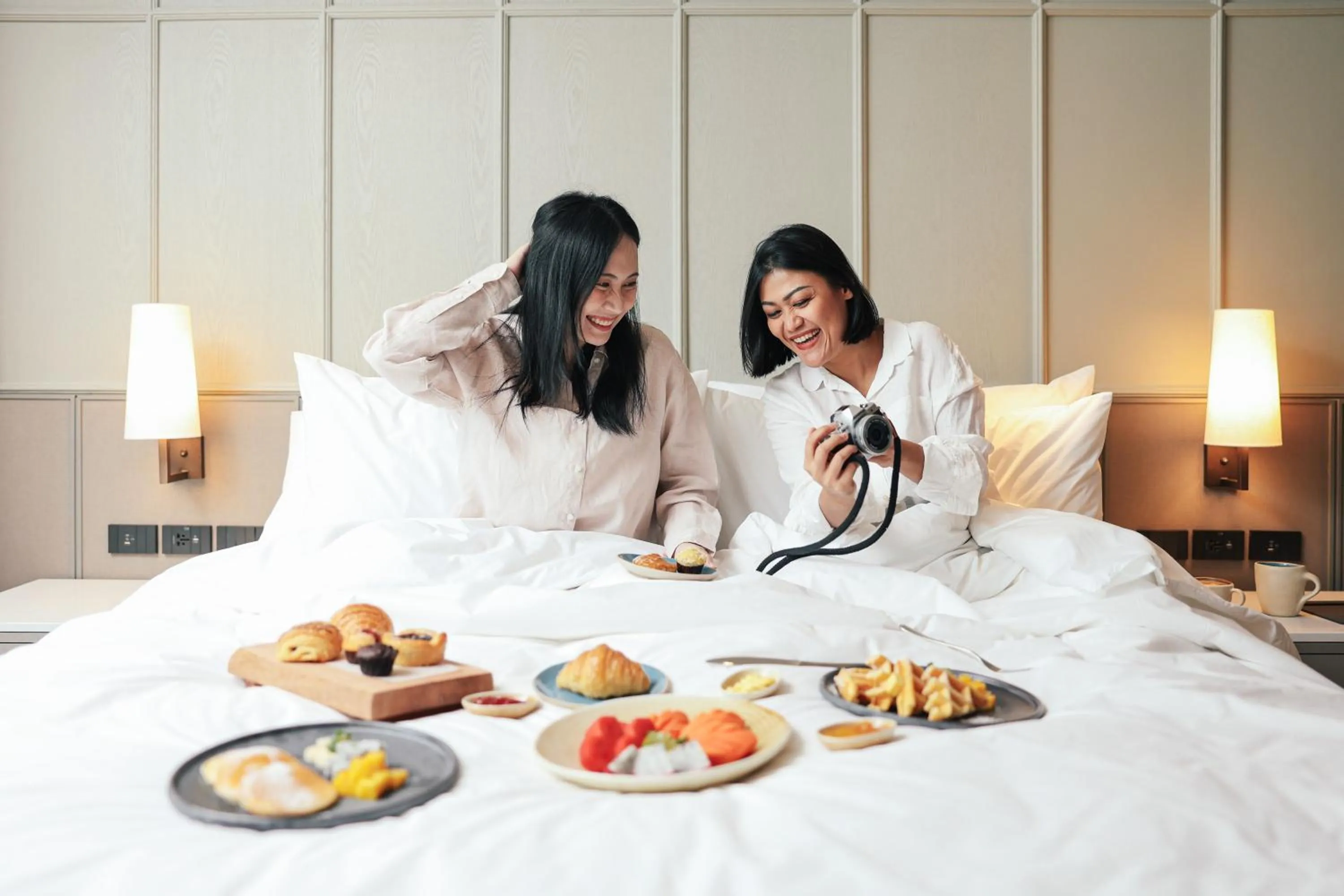 Bed, Guests in Courtyard by Marriott Bangkok Sukhumvit 20