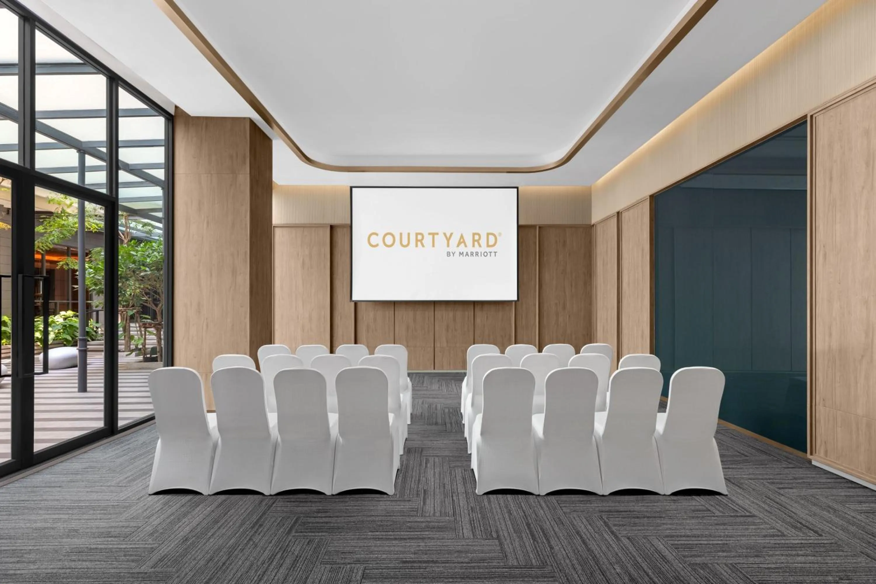 Meeting/conference room in Courtyard by Marriott Bangkok Sukhumvit 20