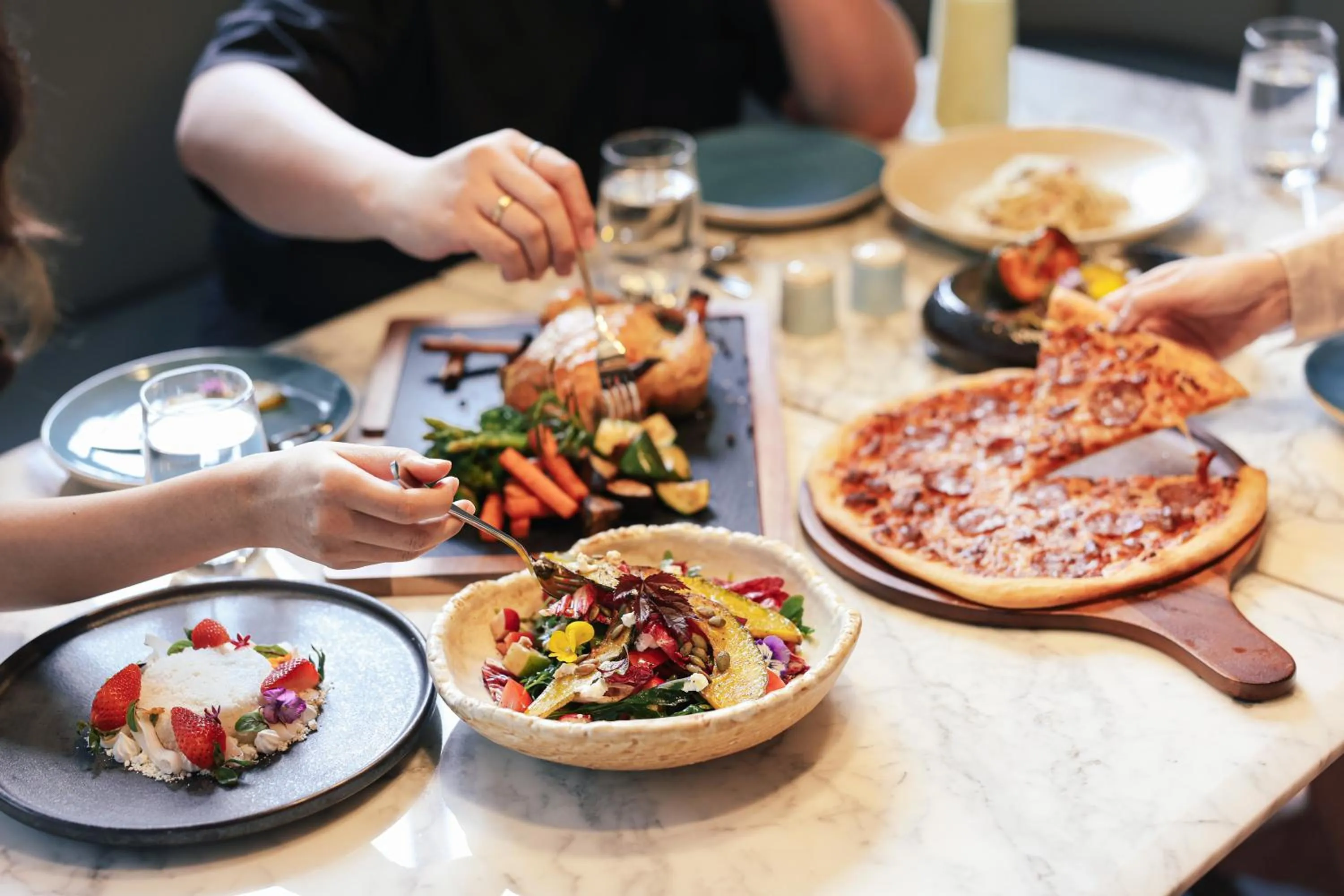 Restaurant/places to eat, Lunch and Dinner in Courtyard by Marriott Bangkok Sukhumvit 20