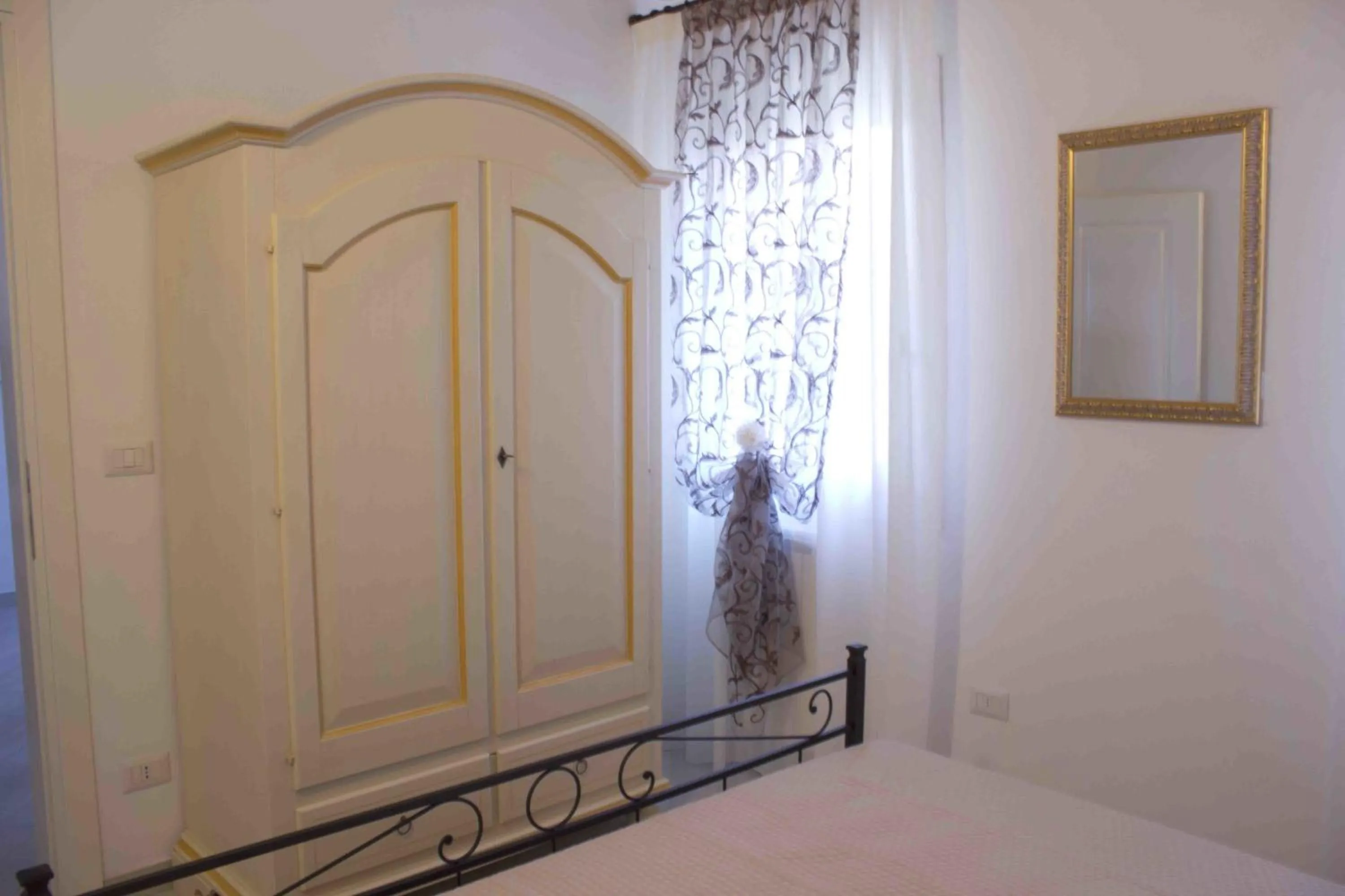 Decorative detail, Bed in Casa Padoan