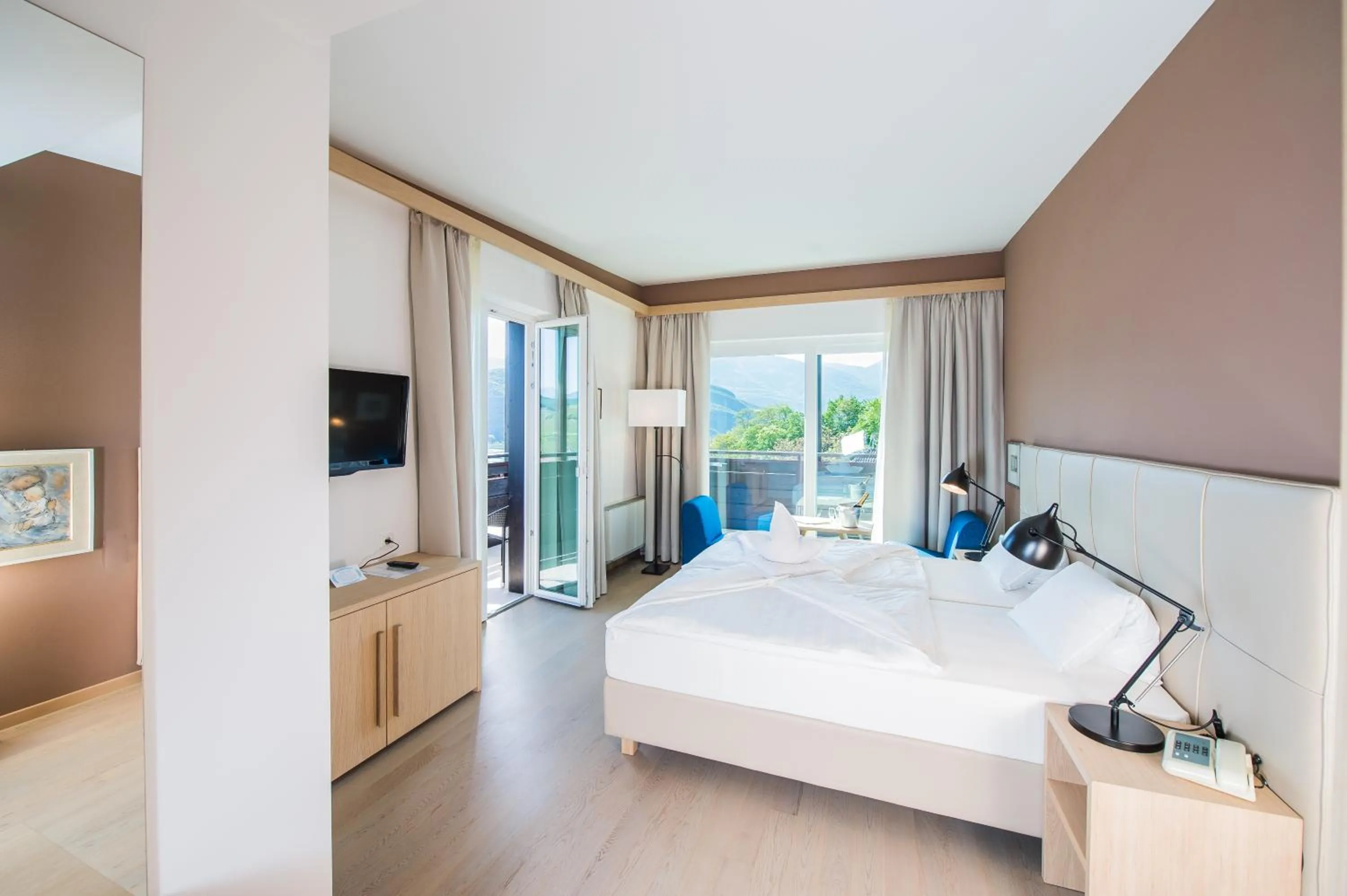 Photo of the whole room, Bed in Seeberg Garni Hotel