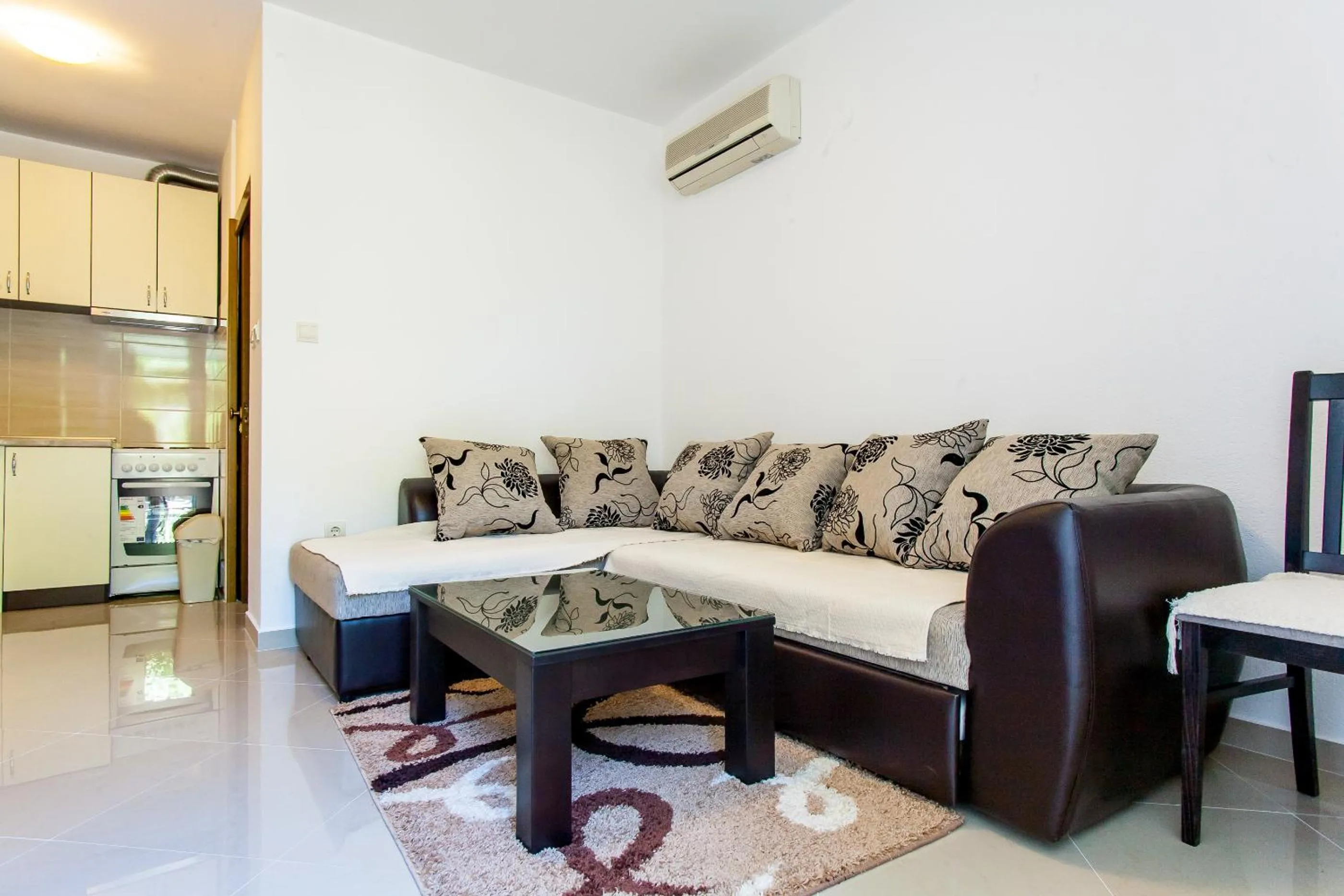 Two-Bedroom Apartment in Apartments Ljubica