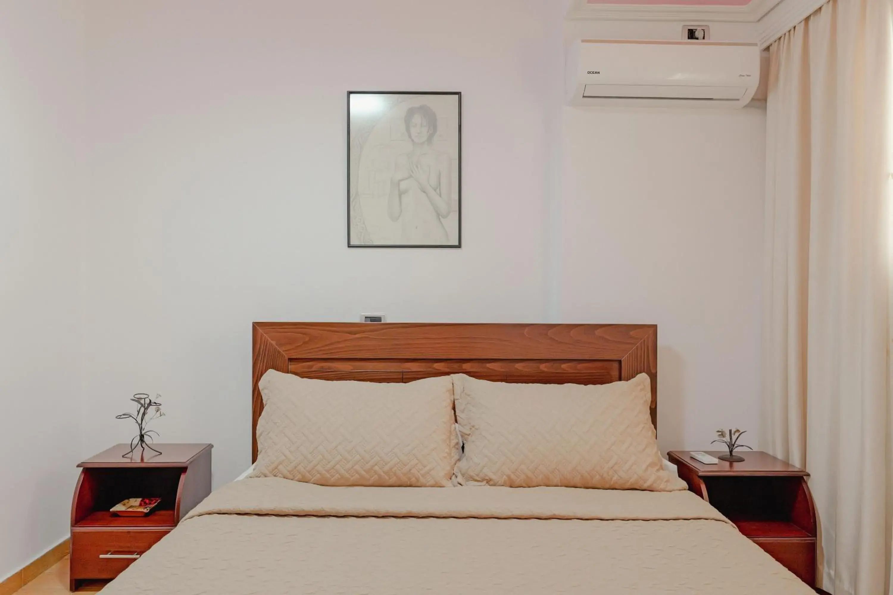 Two-Bedroom Apartment with Balcony in Villa Xika Two-Bedroom Apartment with Balcony in Villa Xika