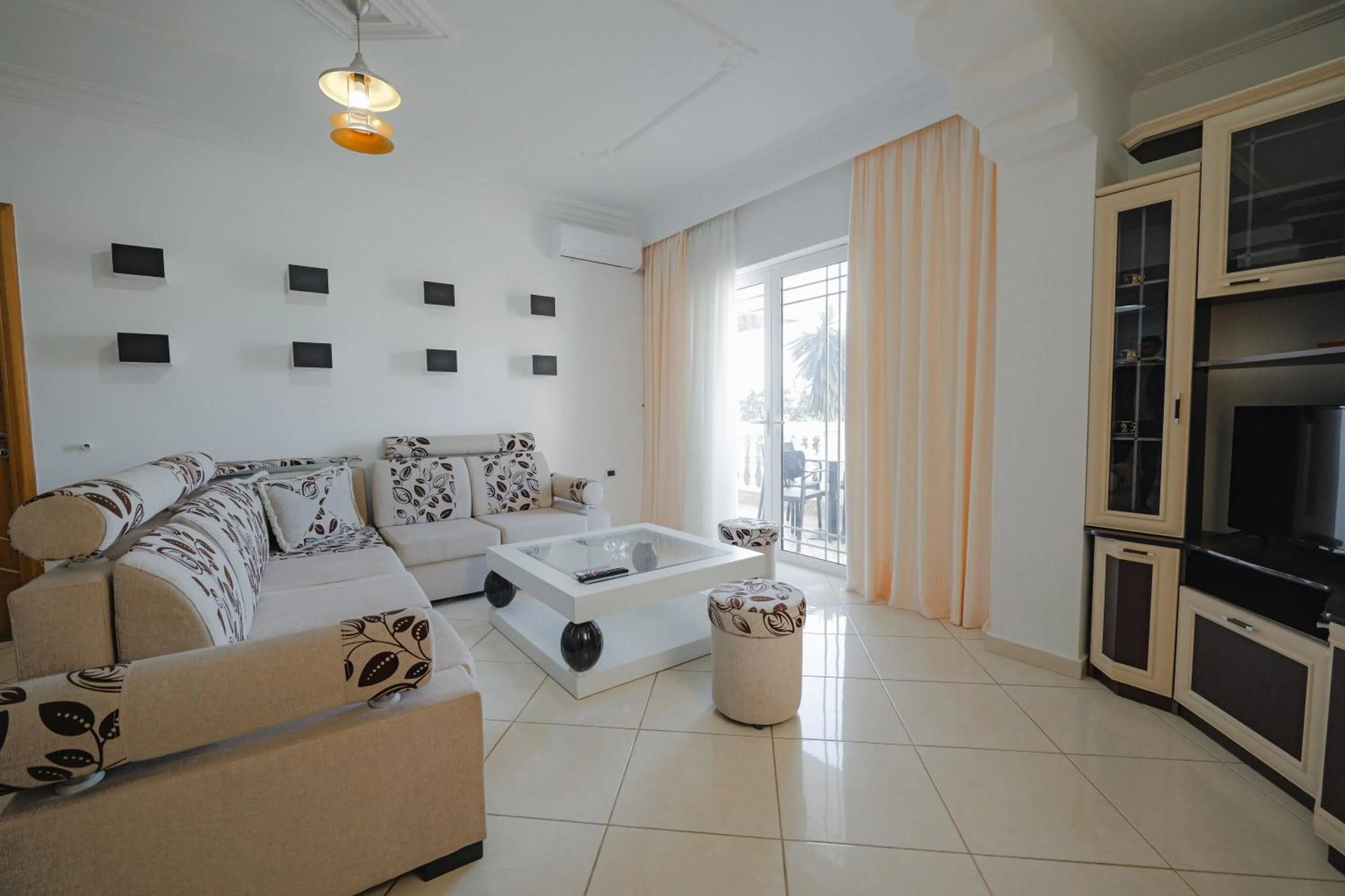 TV and multimedia in Villa Xika