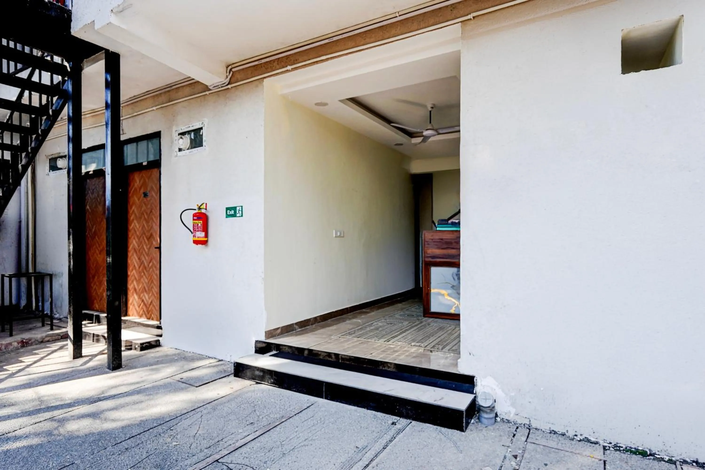 Facade/entrance in Hotel O Survey Chowk Bus Terminal Dehradun