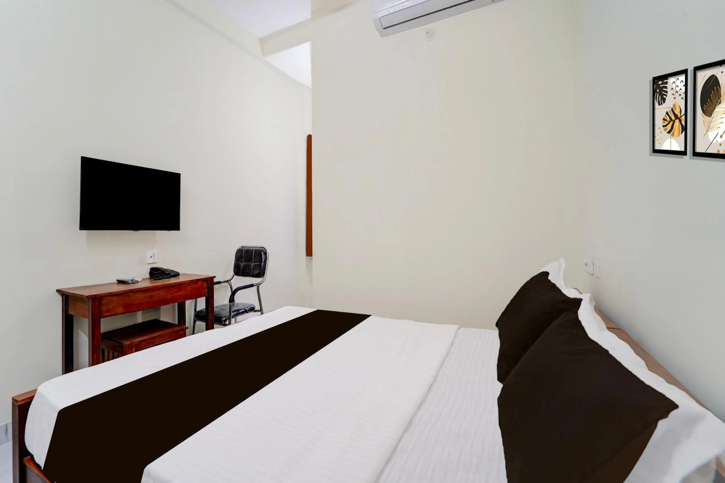 Bedroom, Bed in Super Collection O Prozone Mall Coimbatore Formerly Nira Residency
