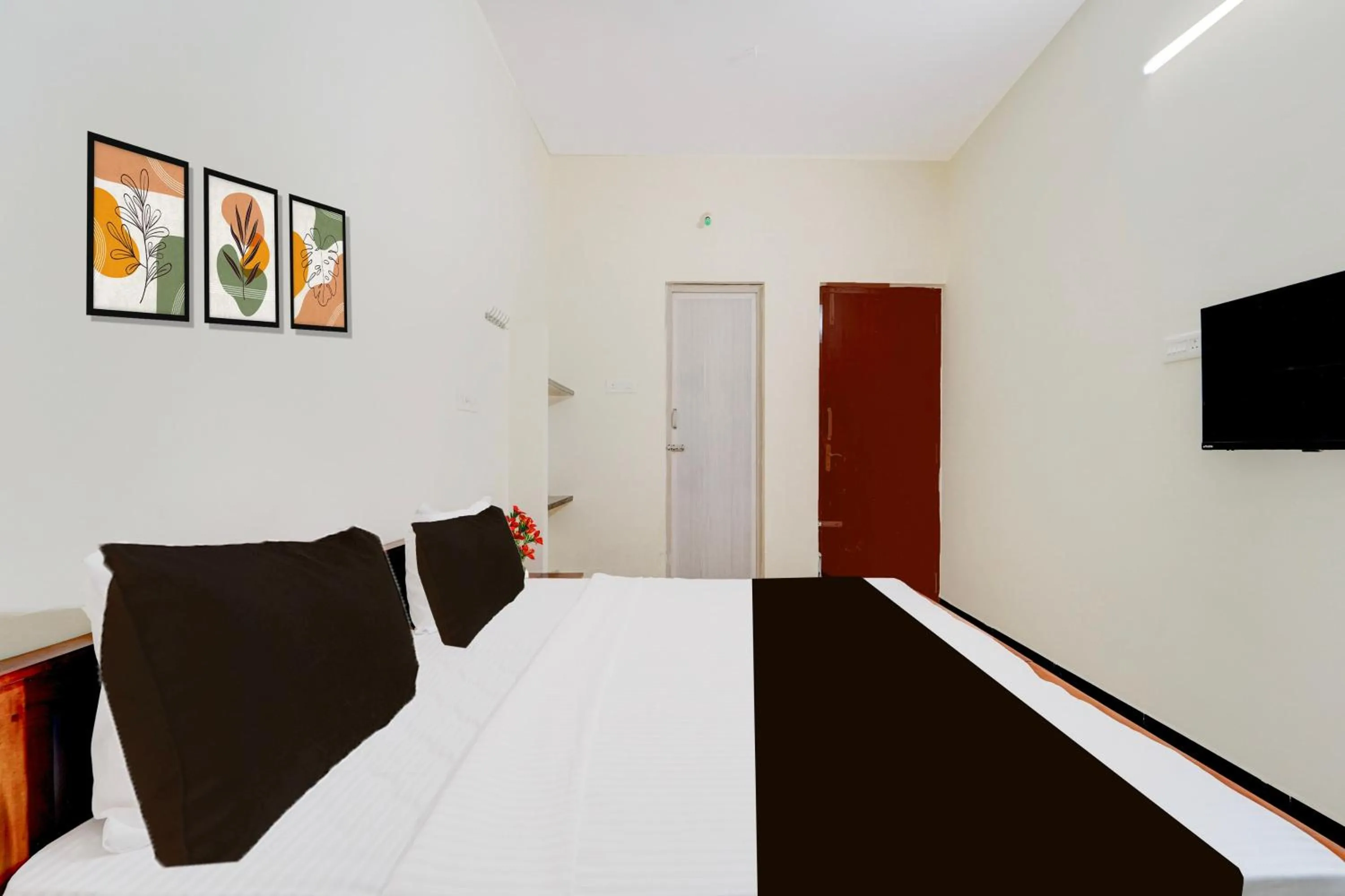 Bedroom, Bed in Super Collection O Prozone Mall Coimbatore Formerly Nira Residency