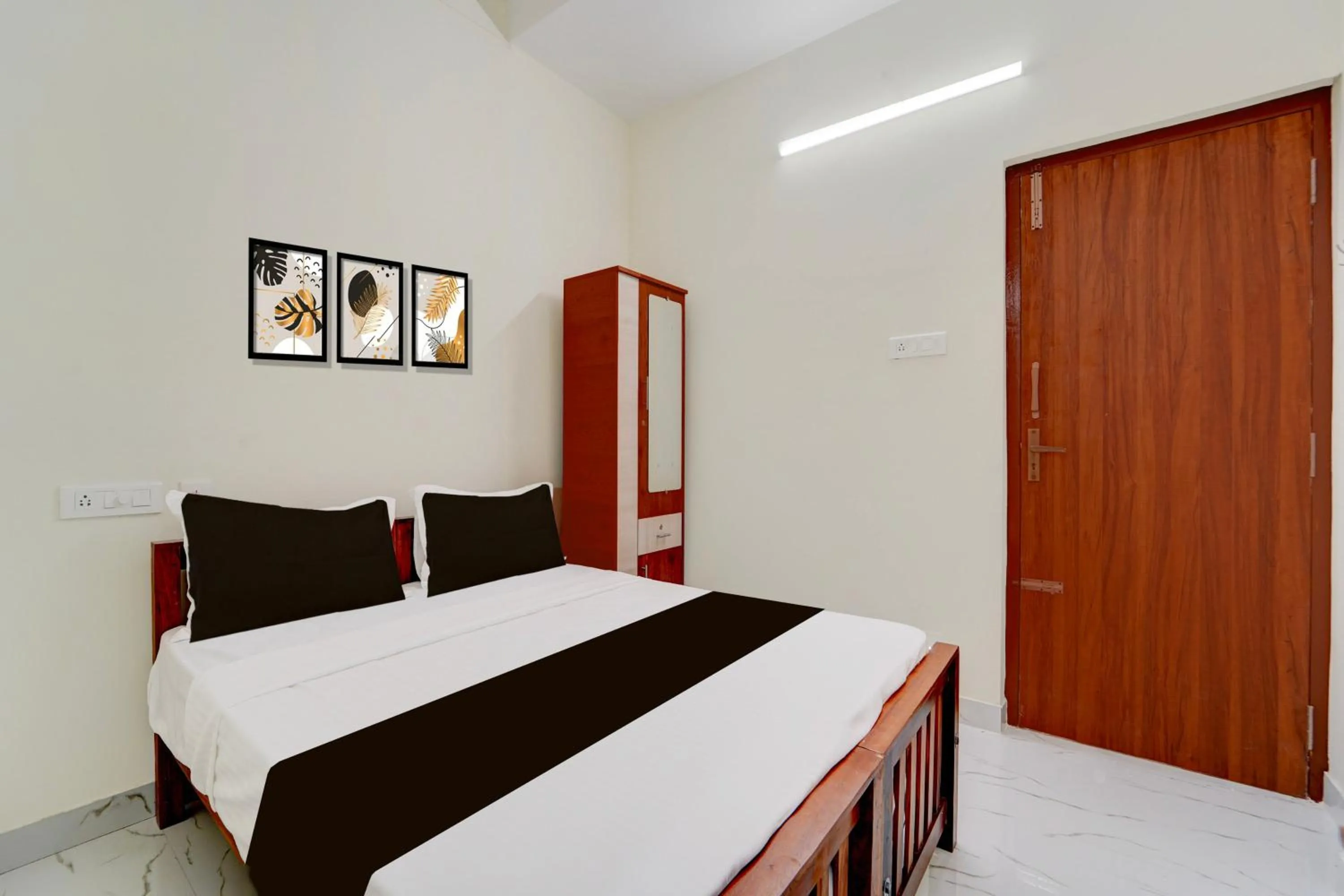 Bedroom, Bed in Super Collection O Prozone Mall Coimbatore Formerly Nira Residency