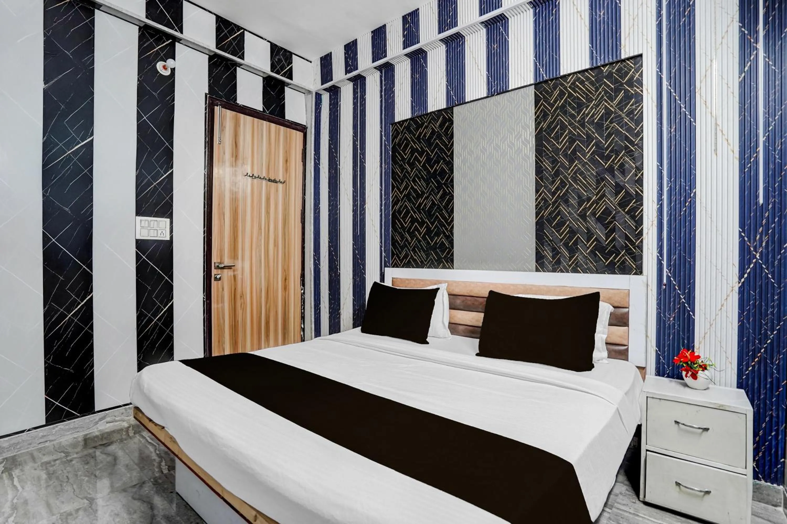 Classic Triple Room - single occupancy in Hotel O Sector 121 Gaur City Mall Noida Formerly Royal FNG