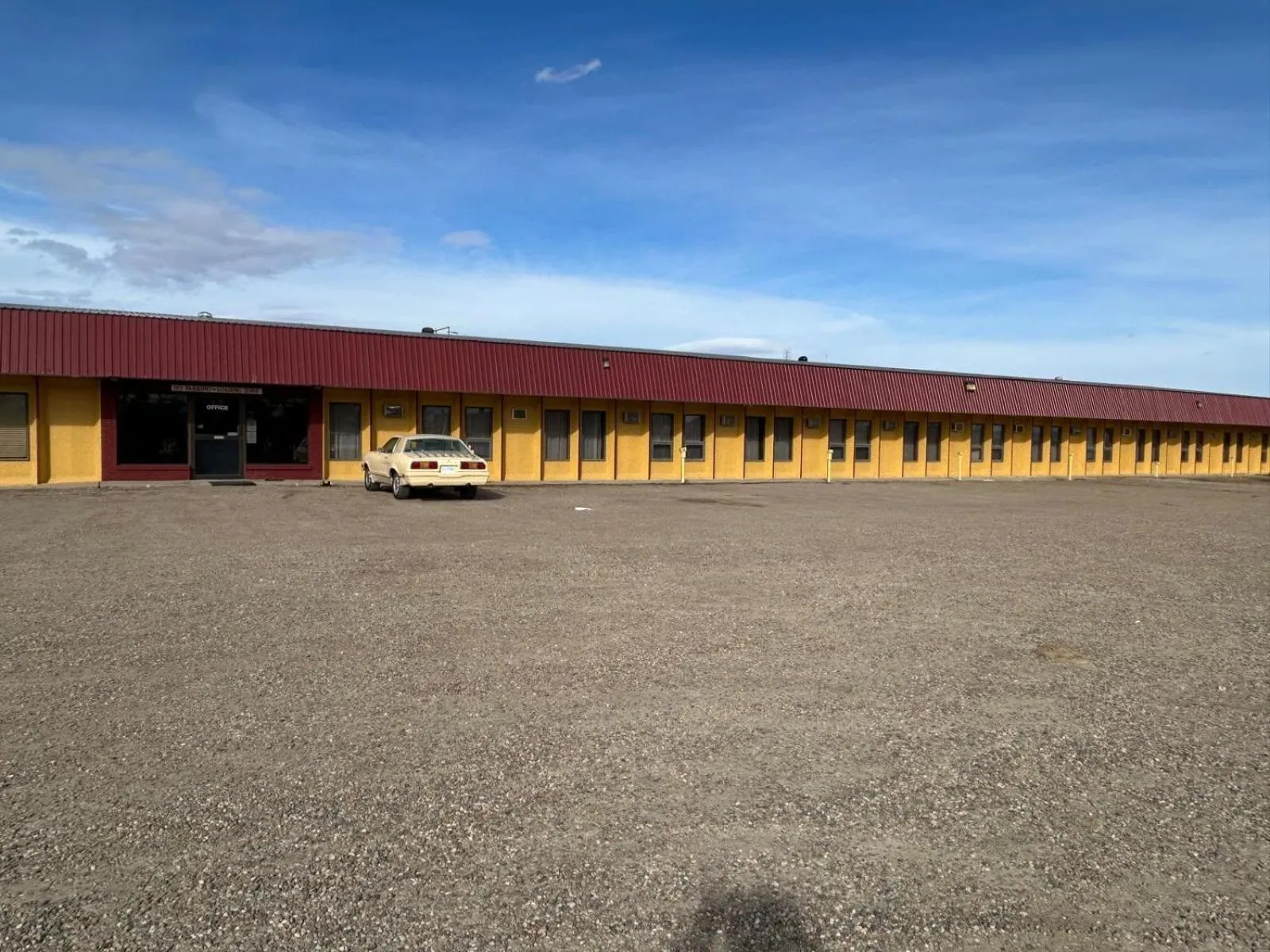 Property building in Maple Creek Motor Inn