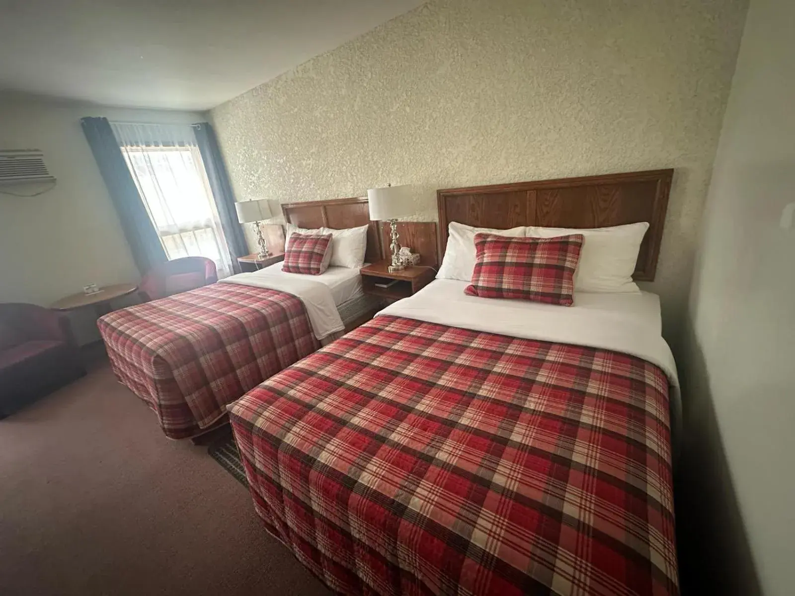 Standard Double Room - single occupancy in Maple Creek Motor Inn Standard Double Room - single occupancy in Maple Creek Motor Inn