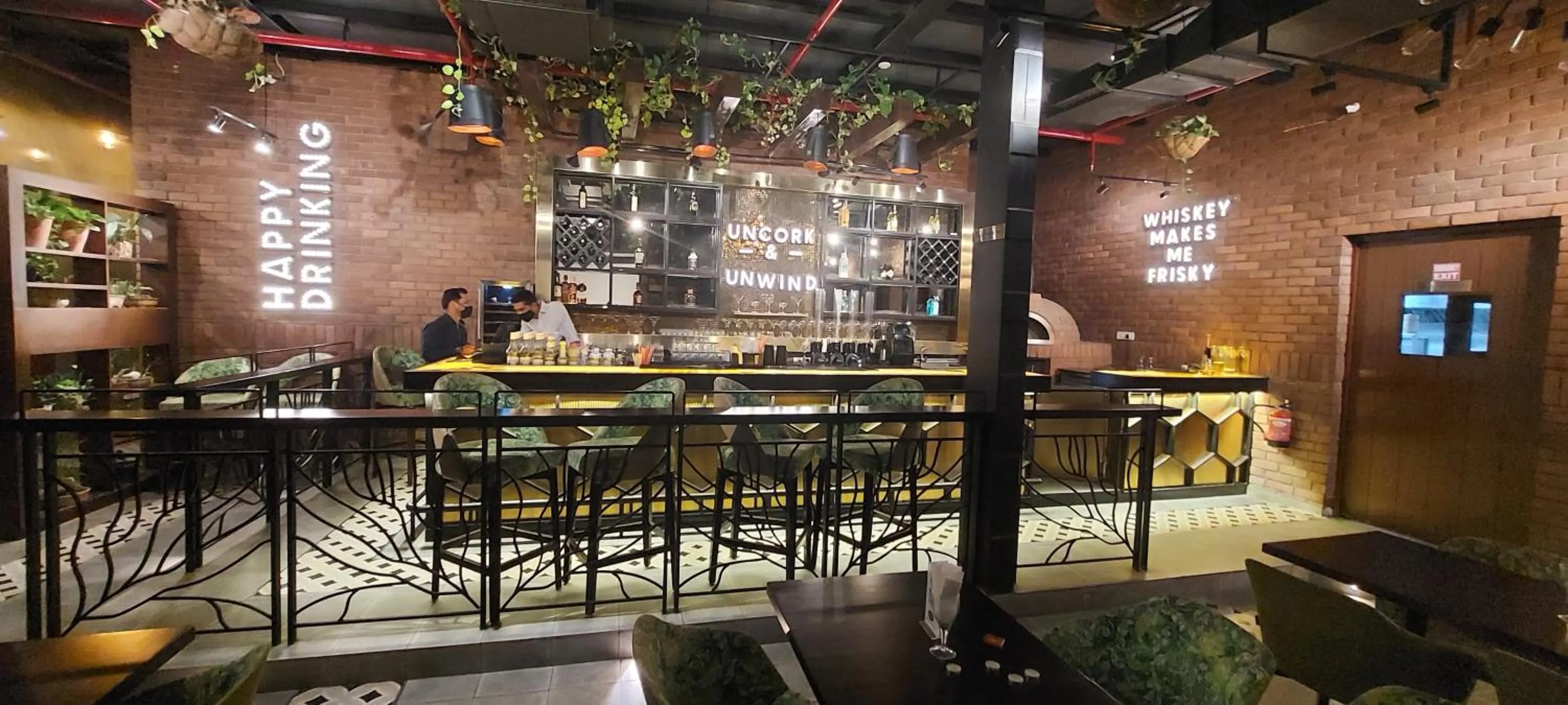 Restaurant/places to eat in Hotel Kings Corner