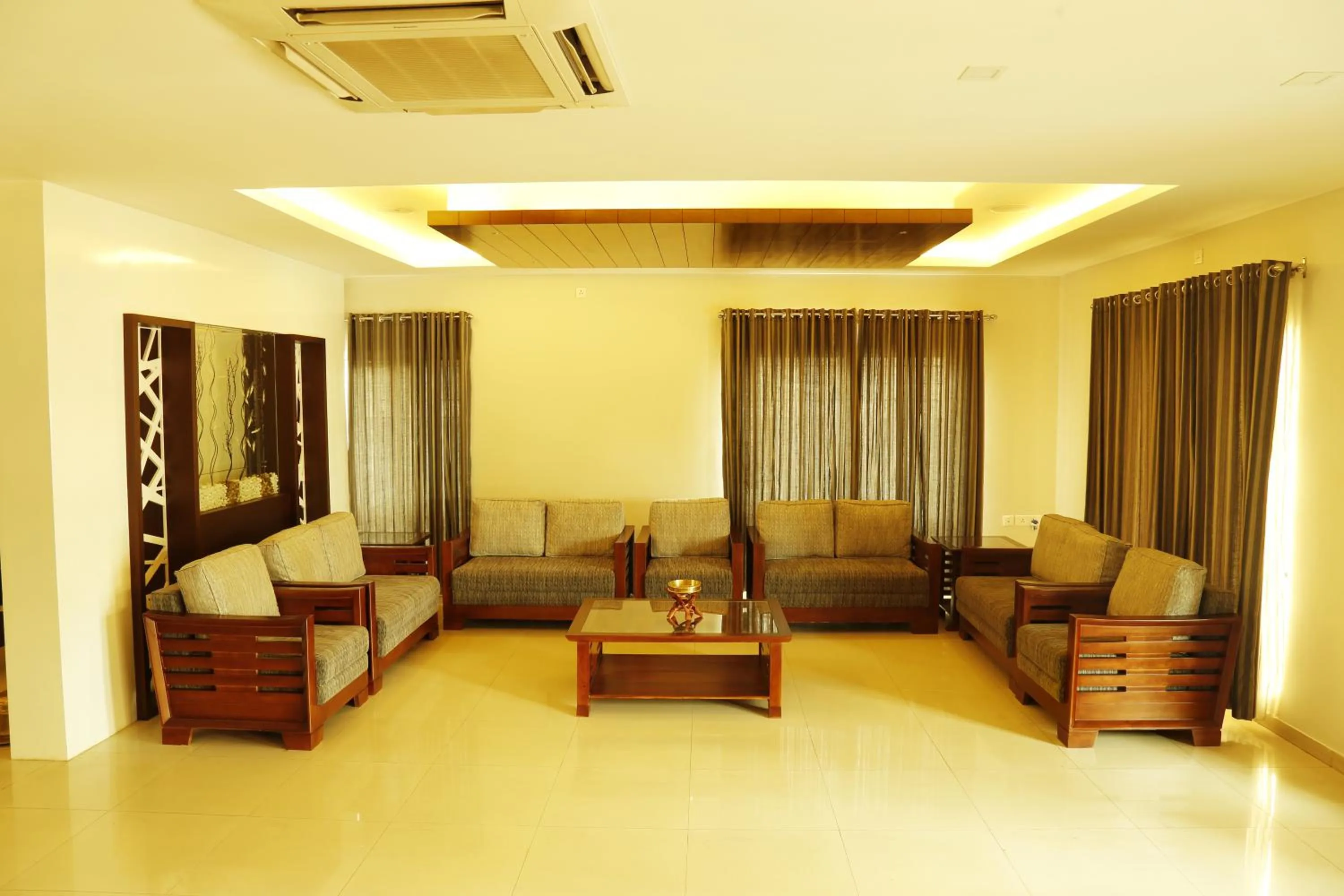 Lobby or reception in Rydges Inn