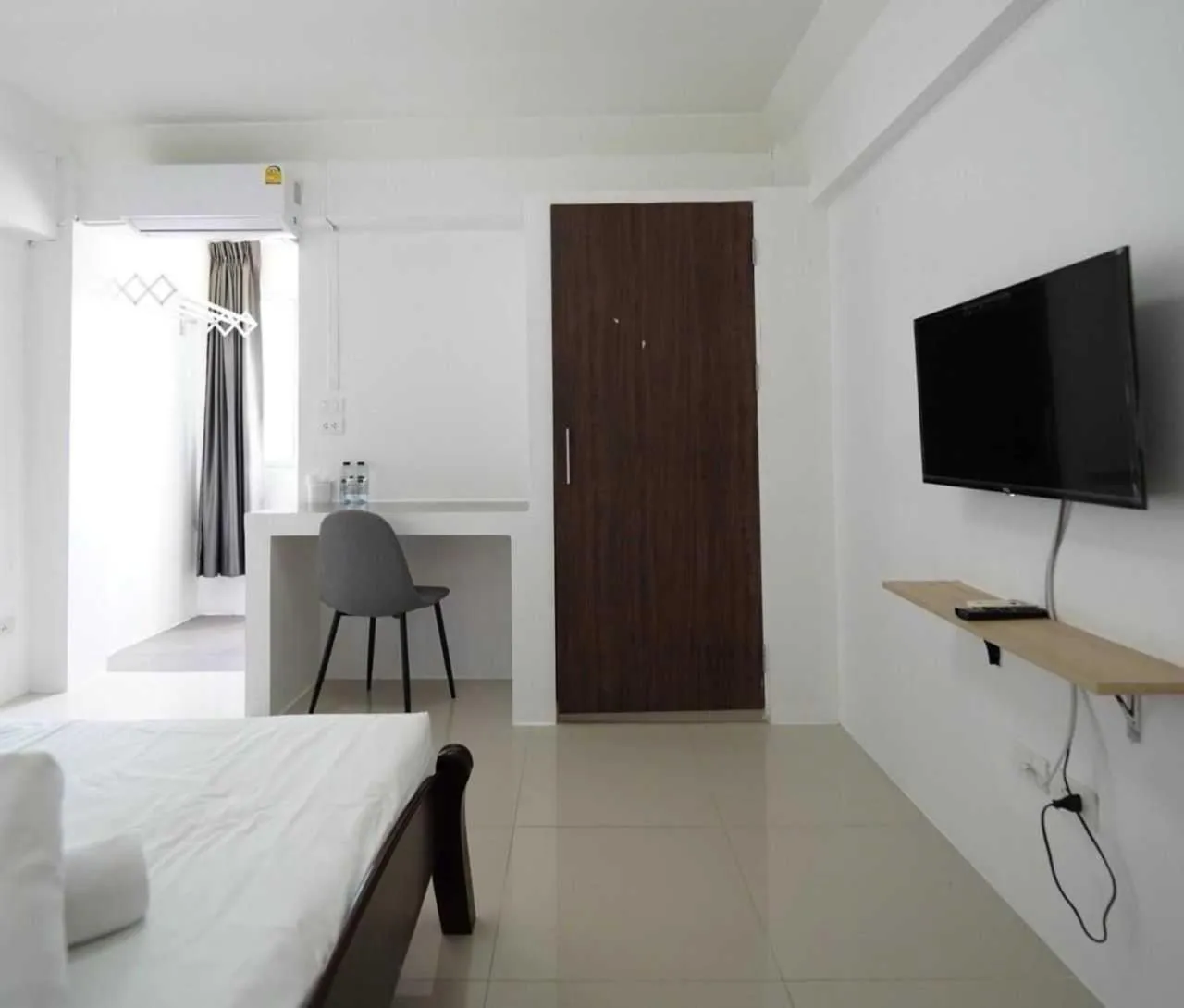 Bedroom, Bed in RQ Suvarnabhumi Airport by Collection O