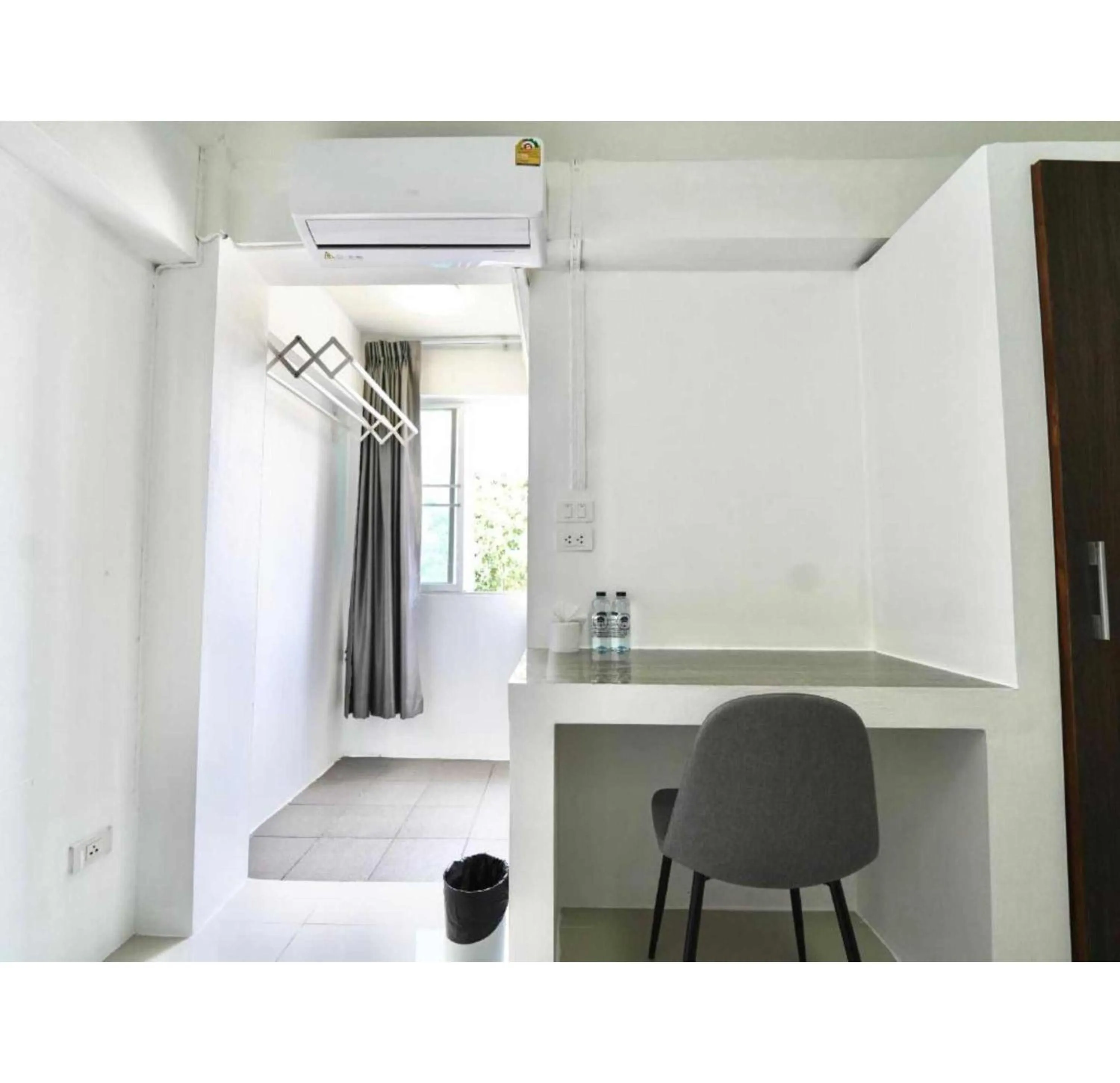 Bedroom in RQ Suvarnabhumi Airport by Collection O